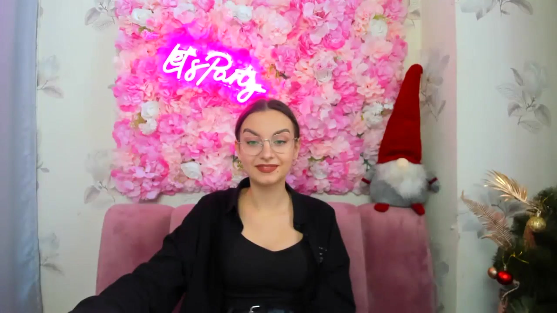 Gallery image thumbnail from SofiaLiub's myfreecams stream on, 12/14/2024, 13:01 image 2 of 20