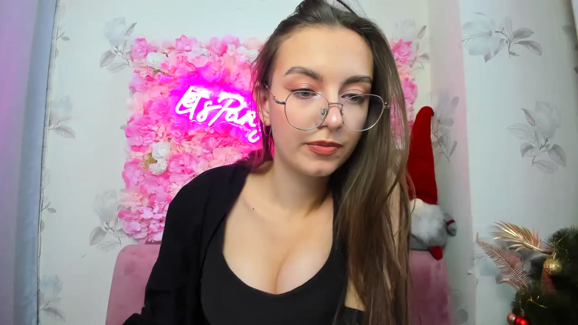 Gallery image thumbnail from SofiaLiub's myfreecams stream on, 12/14/2024, 13:49 image 15 of 20