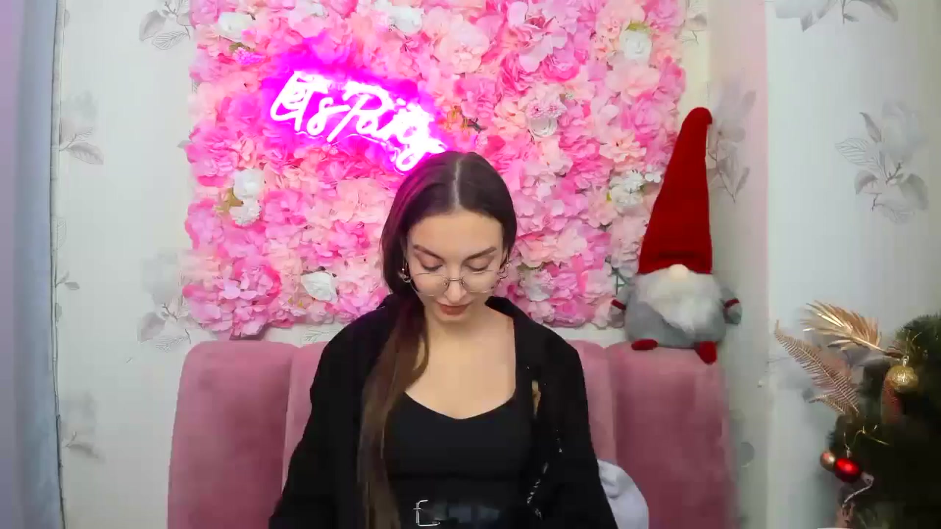 Gallery image thumbnail from SofiaLiub's myfreecams stream on, 12/14/2024, 13:49 image 11 of 20