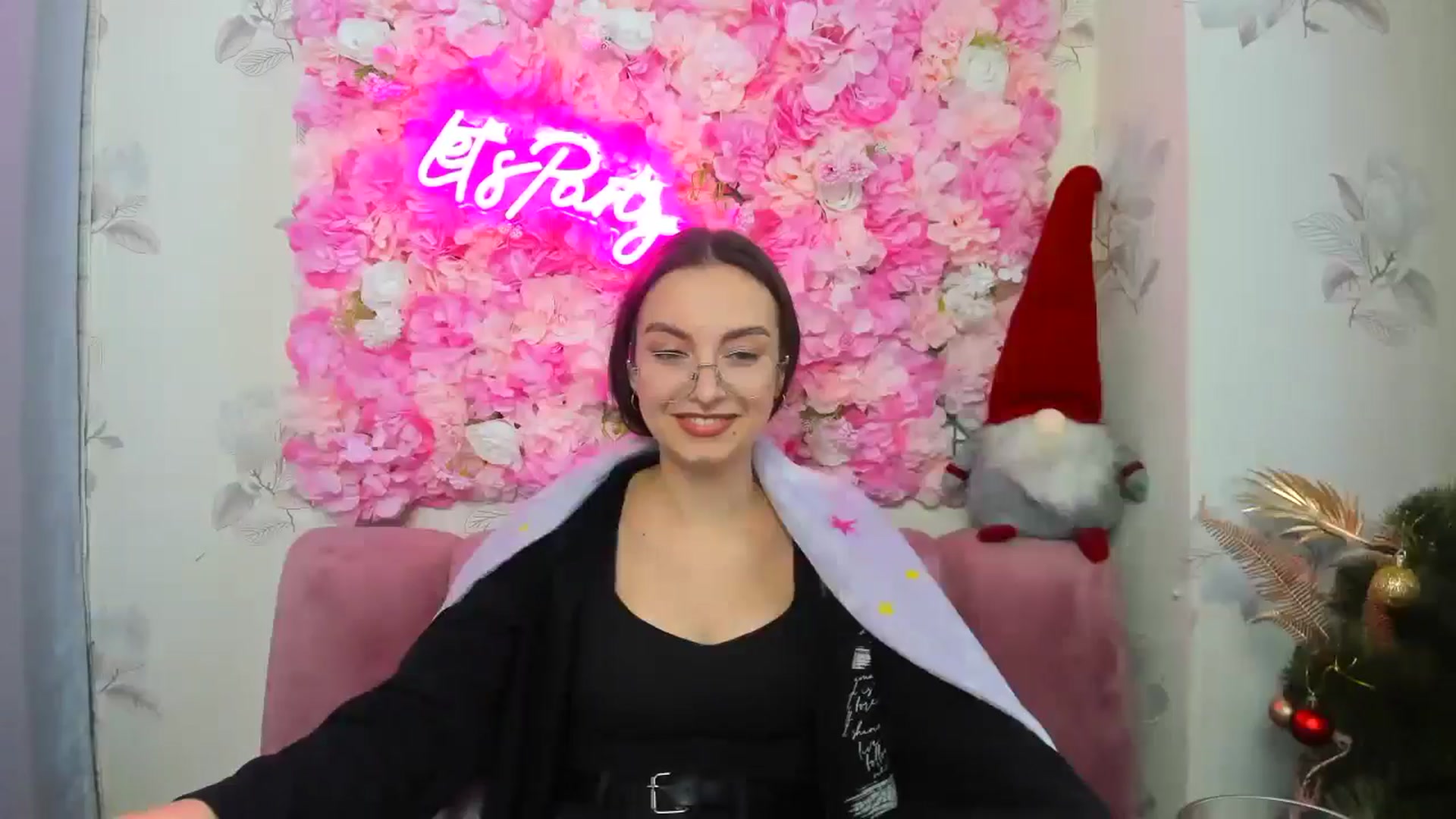 Gallery image thumbnail from SofiaLiub's myfreecams stream on, 12/14/2024, 13:49 image 7 of 20