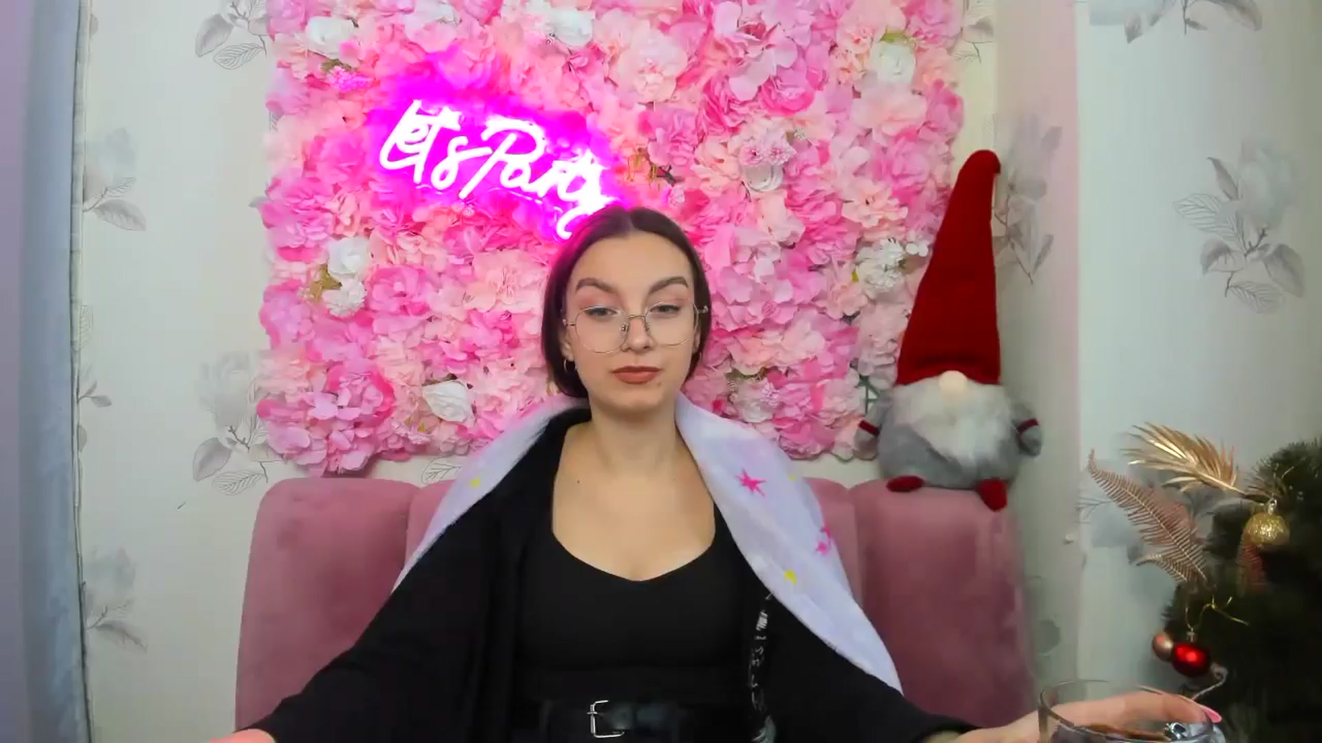 Gallery image thumbnail from SofiaLiub's myfreecams stream on, 12/14/2024, 13:49 image 6 of 20
