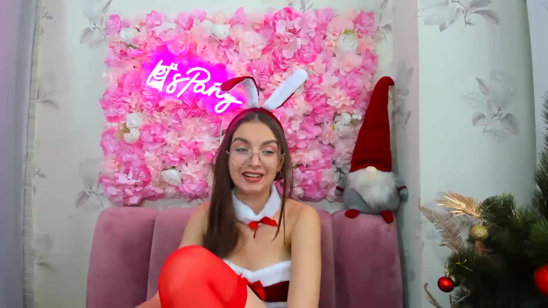 Gallery image thumbnail from SofiaLiub's myfreecams stream on, 12/15/2024, 09:13 image 20 of 20