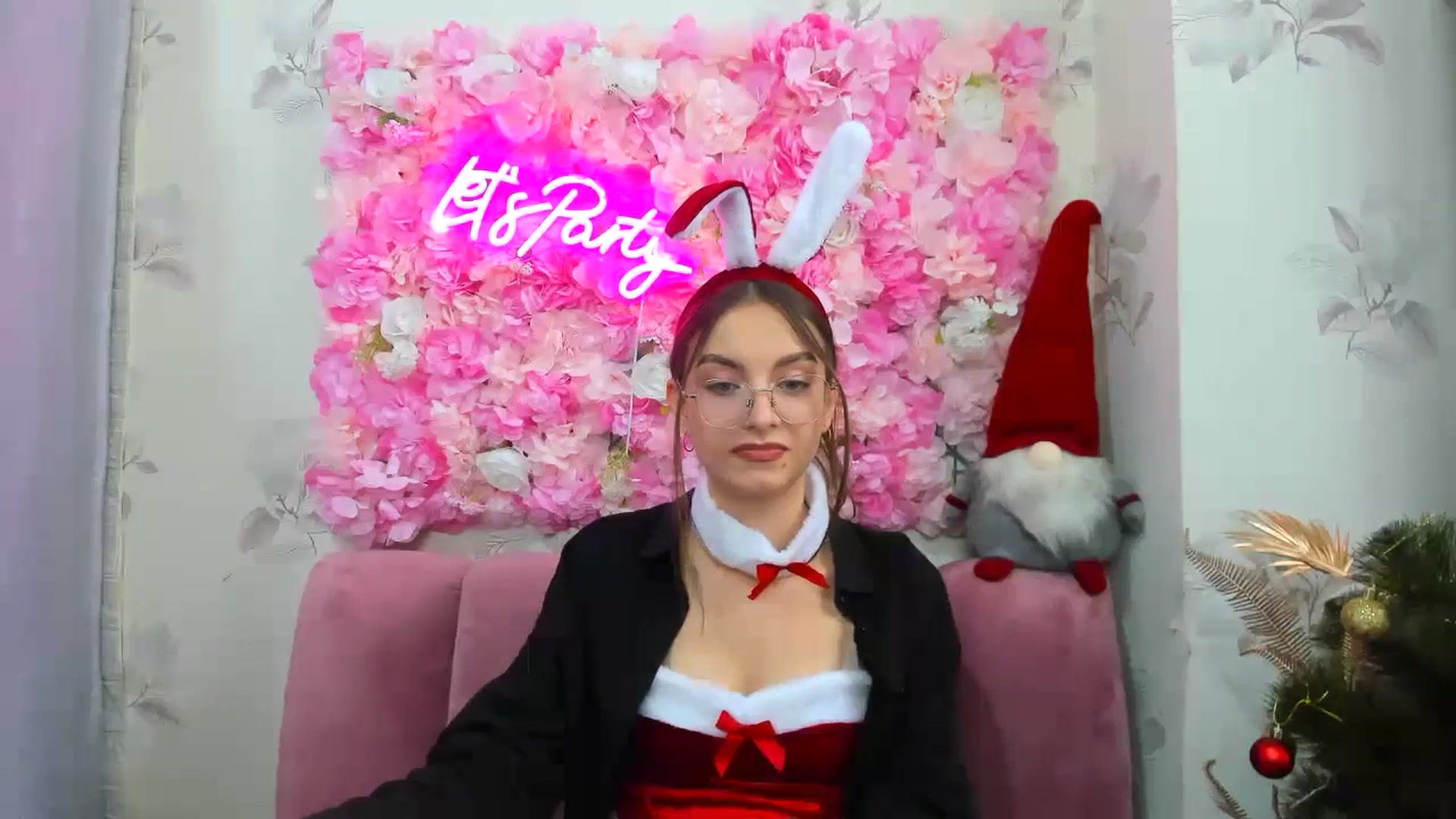 Gallery image thumbnail from SofiaLiub's myfreecams stream on, 12/15/2024, 10:09 image 20 of 20