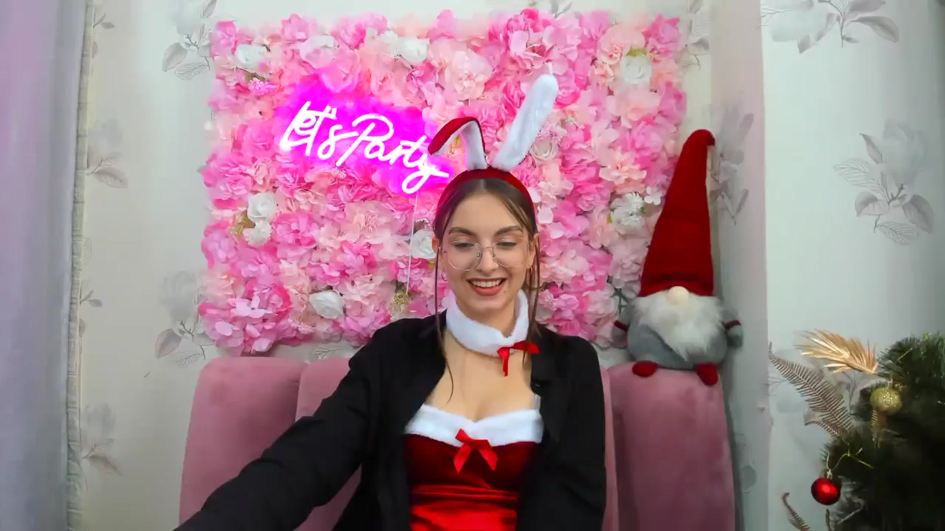 Gallery image thumbnail from SofiaLiub's myfreecams stream on, 12/15/2024, 10:09 image 8 of 20
