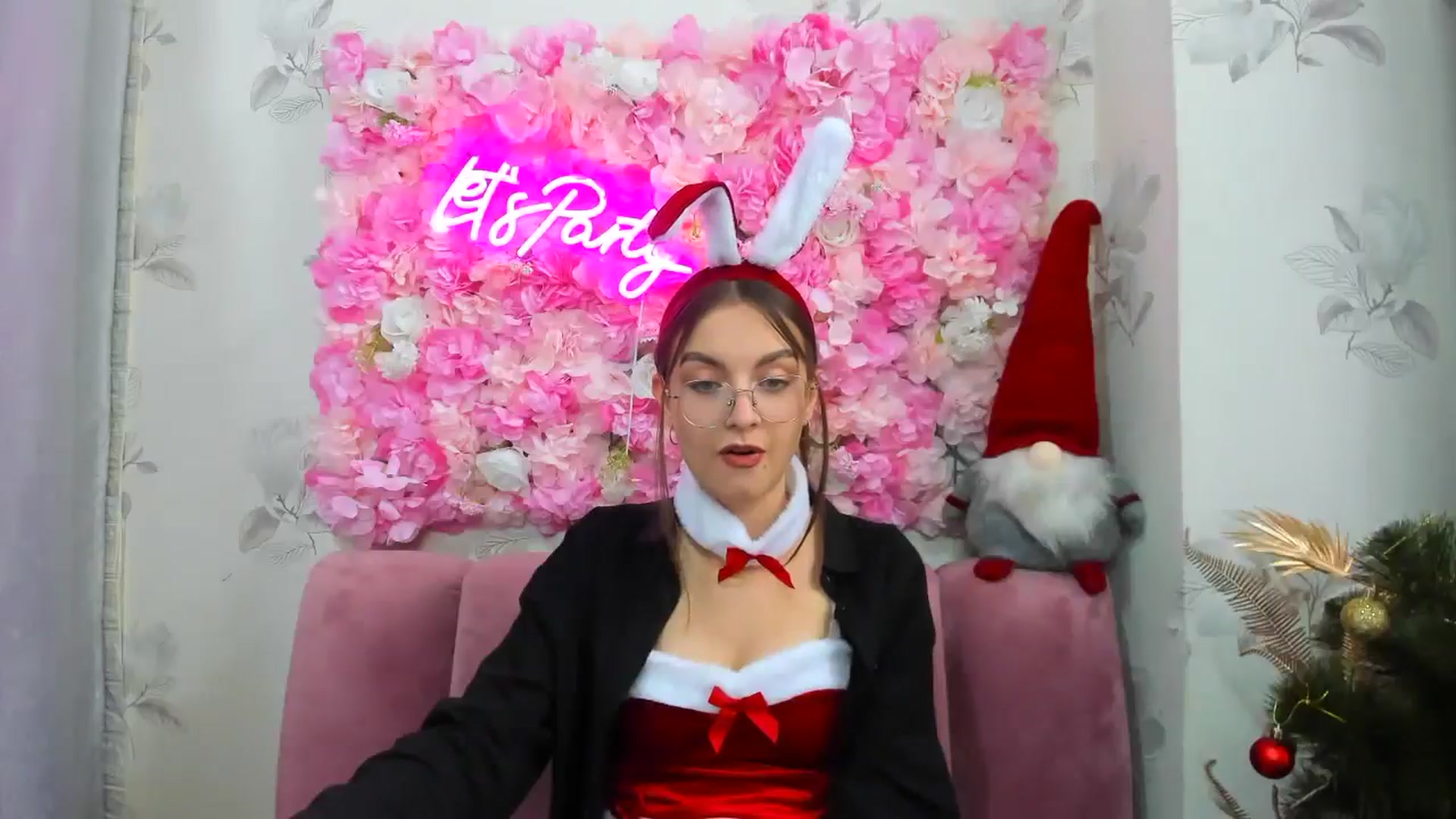 Gallery image thumbnail from SofiaLiub's myfreecams stream on, 12/15/2024, 10:09 image 15 of 20