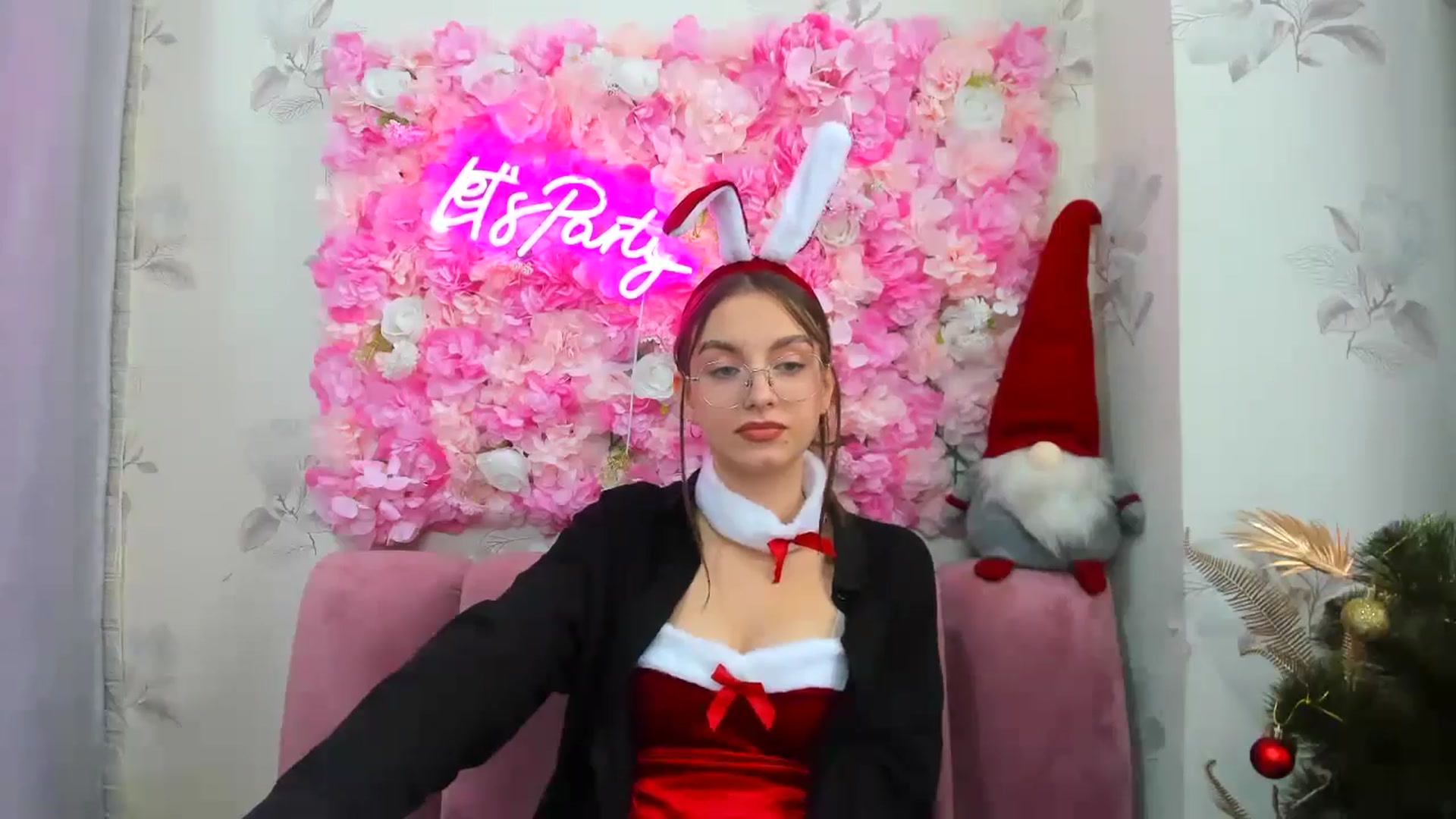 Gallery image thumbnail from SofiaLiub's myfreecams stream on, 12/15/2024, 10:09 image 9 of 20
