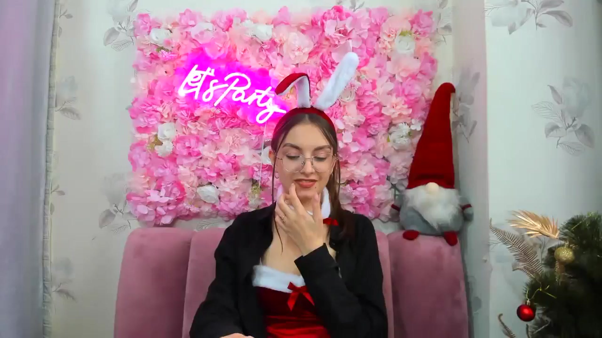 Gallery image thumbnail from SofiaLiub's myfreecams stream on, 12/15/2024, 10:09 image 6 of 20
