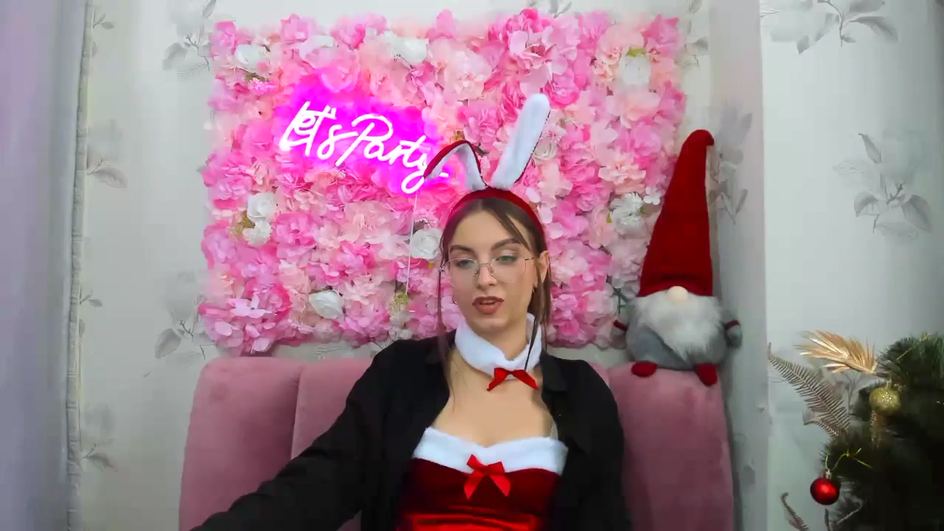 Gallery image thumbnail from SofiaLiub's myfreecams stream on, 12/15/2024, 10:09 image 19 of 20