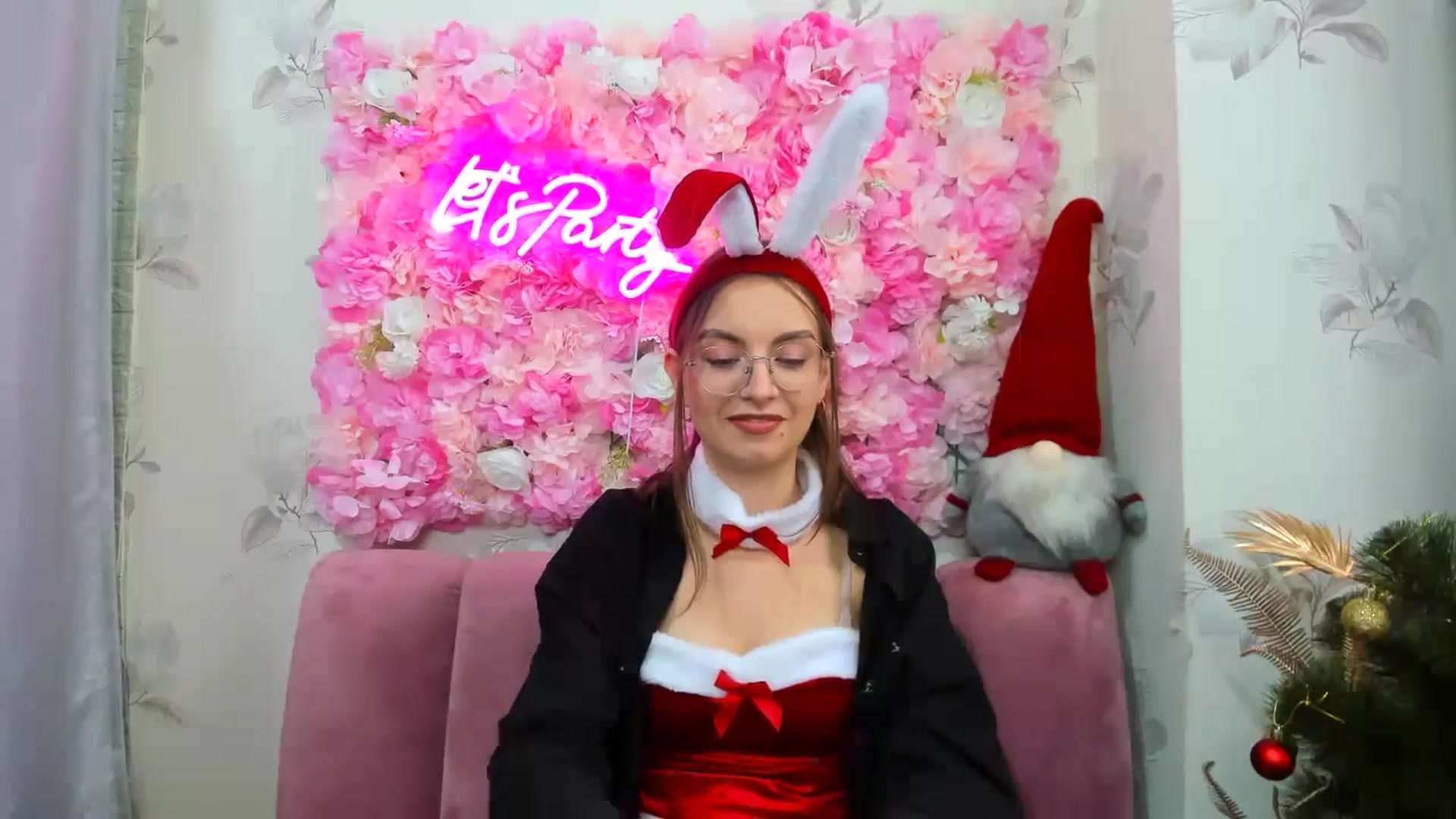 Gallery image thumbnail from SofiaLiub's myfreecams stream on, 12/15/2024, 11:01 image 16 of 20
