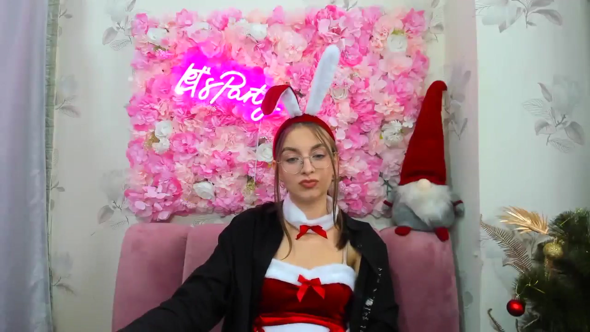 Gallery image thumbnail from SofiaLiub's myfreecams stream on, 12/15/2024, 11:01 image 2 of 20