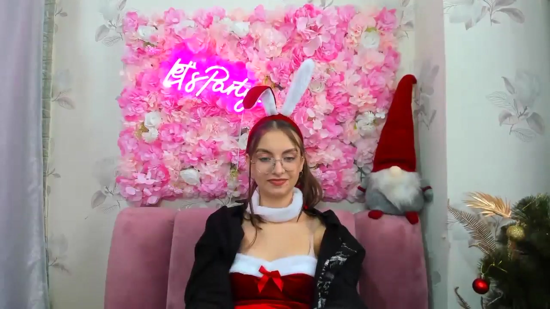 Gallery image thumbnail from SofiaLiub's myfreecams stream on, 12/15/2024, 11:01 image 20 of 20