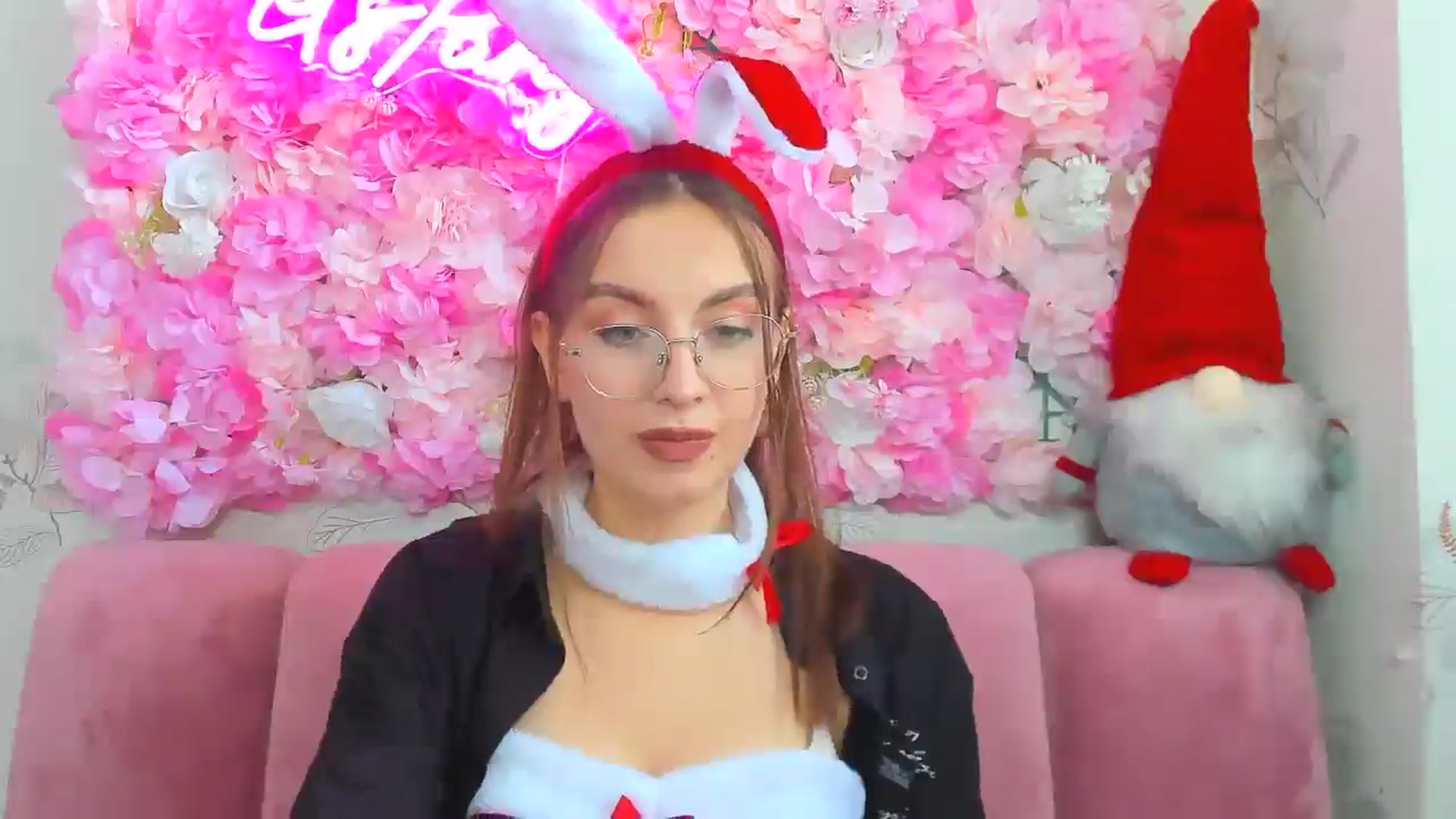 Gallery image thumbnail from SofiaLiub's myfreecams stream on, 12/17/2024, 12:00 image 20 of 20