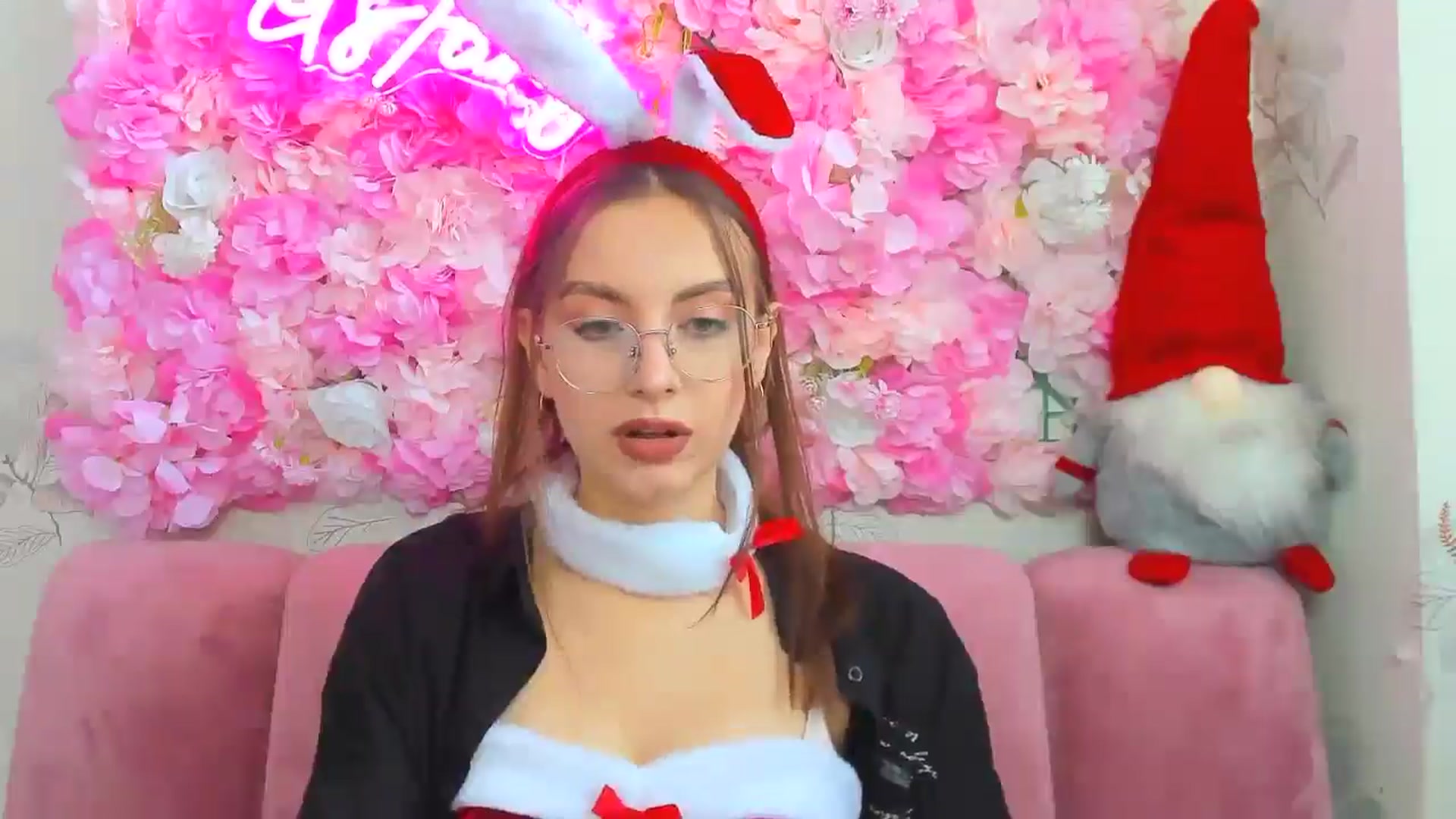 Gallery image thumbnail from SofiaLiub's myfreecams stream on, 12/17/2024, 12:00 image 19 of 20