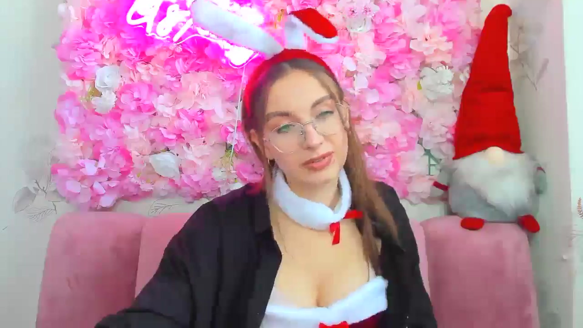 Gallery image thumbnail from SofiaLiub's myfreecams stream on, 12/17/2024, 12:00 image 13 of 20
