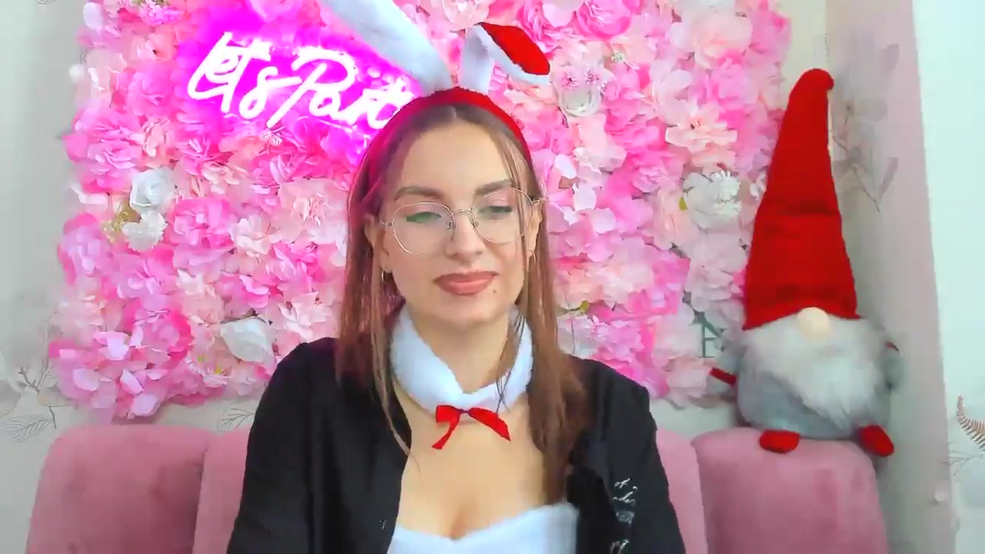 Gallery image thumbnail from SofiaLiub's myfreecams stream on, 12/17/2024, 12:00 image 9 of 20