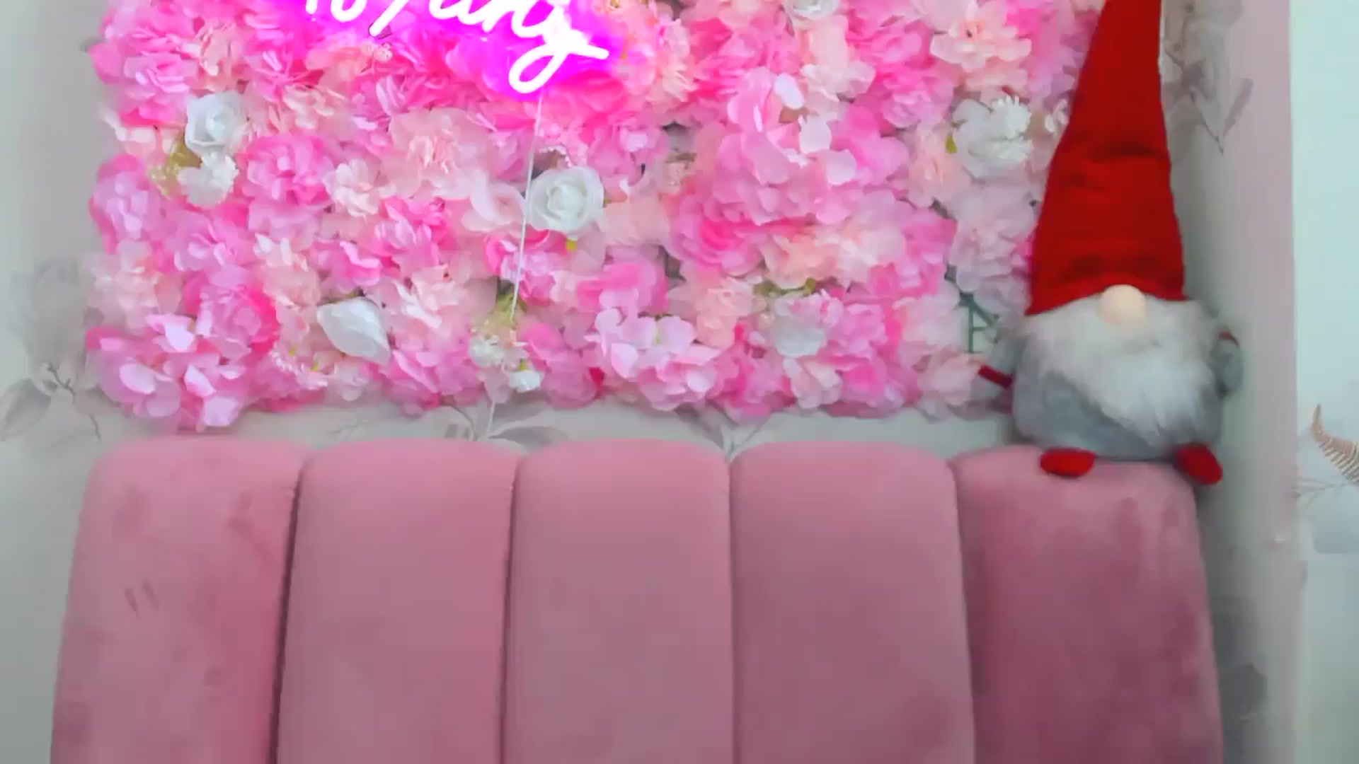 Gallery image thumbnail from SofiaLiub's myfreecams stream on, 12/17/2024, 12:00 image 6 of 20