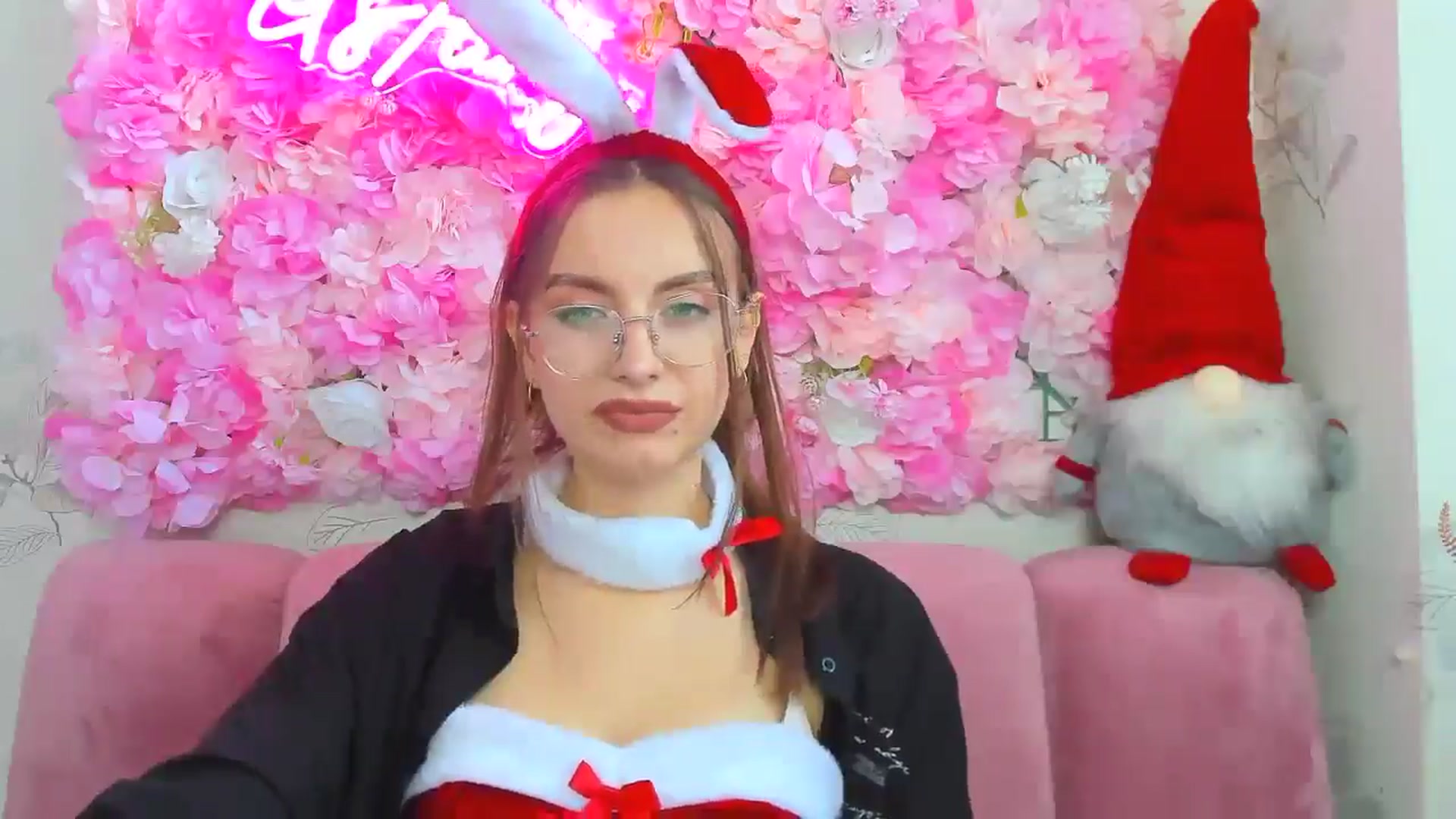 Gallery image thumbnail from SofiaLiub's myfreecams stream on, 12/17/2024, 12:00 image 18 of 20