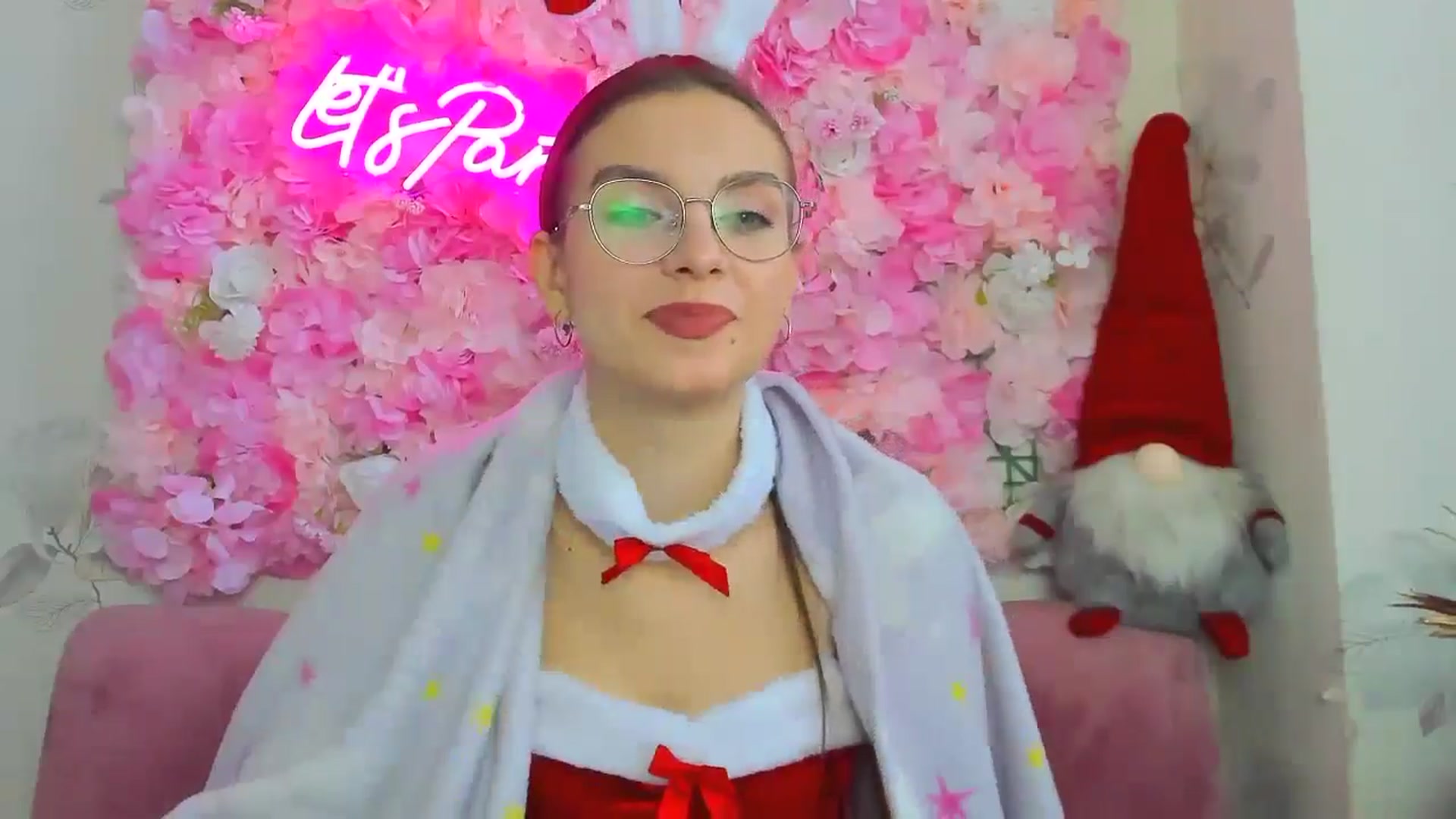Gallery image thumbnail from SofiaLiub's myfreecams stream on, 12/19/2024, 11:25 image 9 of 20