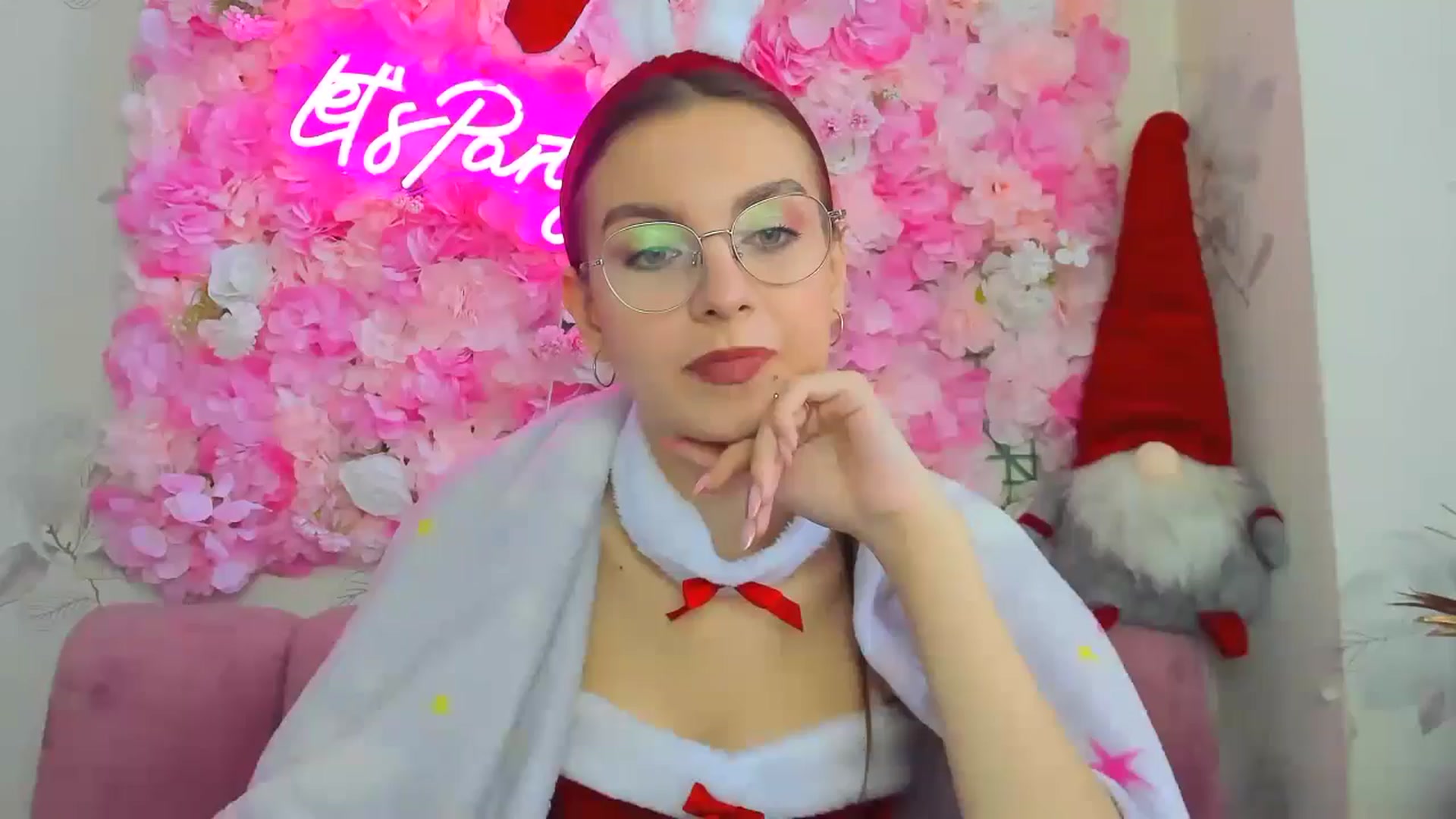 Gallery image thumbnail from SofiaLiub's myfreecams stream on, 12/19/2024, 11:25 image 13 of 20