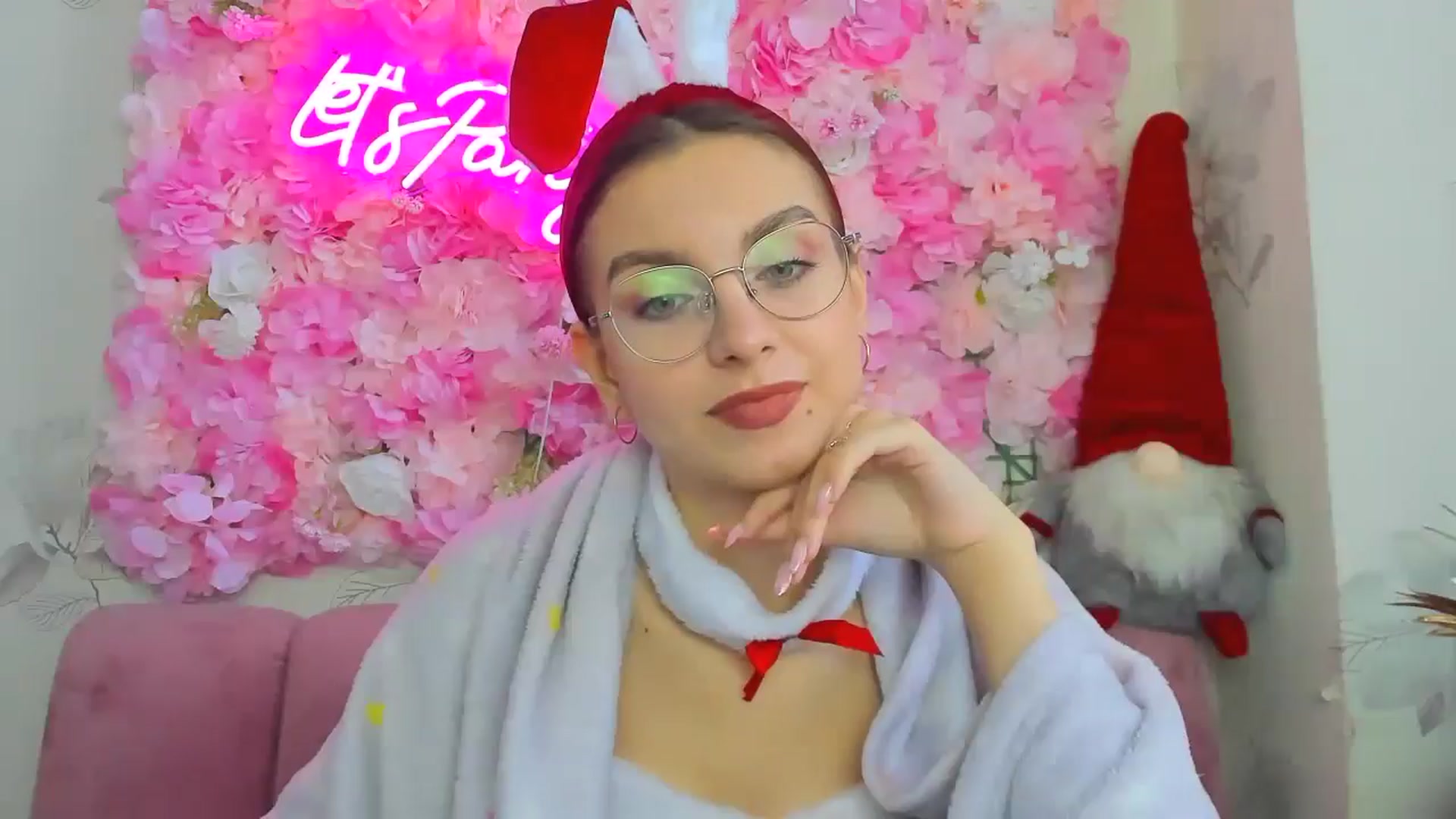 Gallery image thumbnail from SofiaLiub's myfreecams stream on, 12/19/2024, 11:25 image 3 of 20