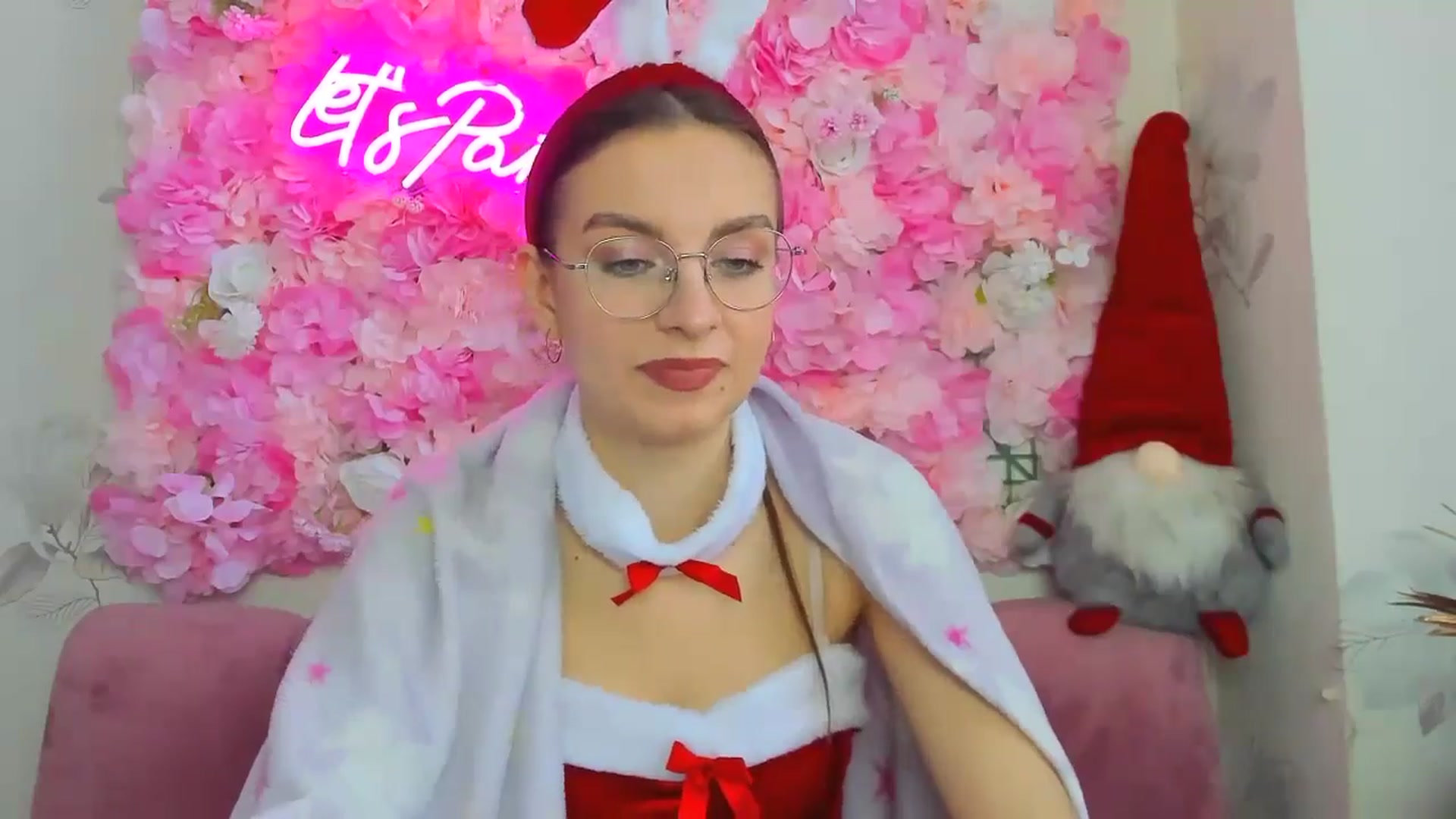 Gallery image thumbnail from SofiaLiub's myfreecams stream on, 12/19/2024, 11:25 image 11 of 20