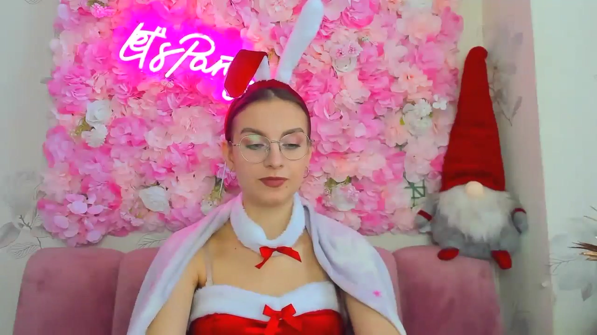 Gallery image thumbnail from SofiaLiub's myfreecams stream on, 12/19/2024, 11:25 image 2 of 20