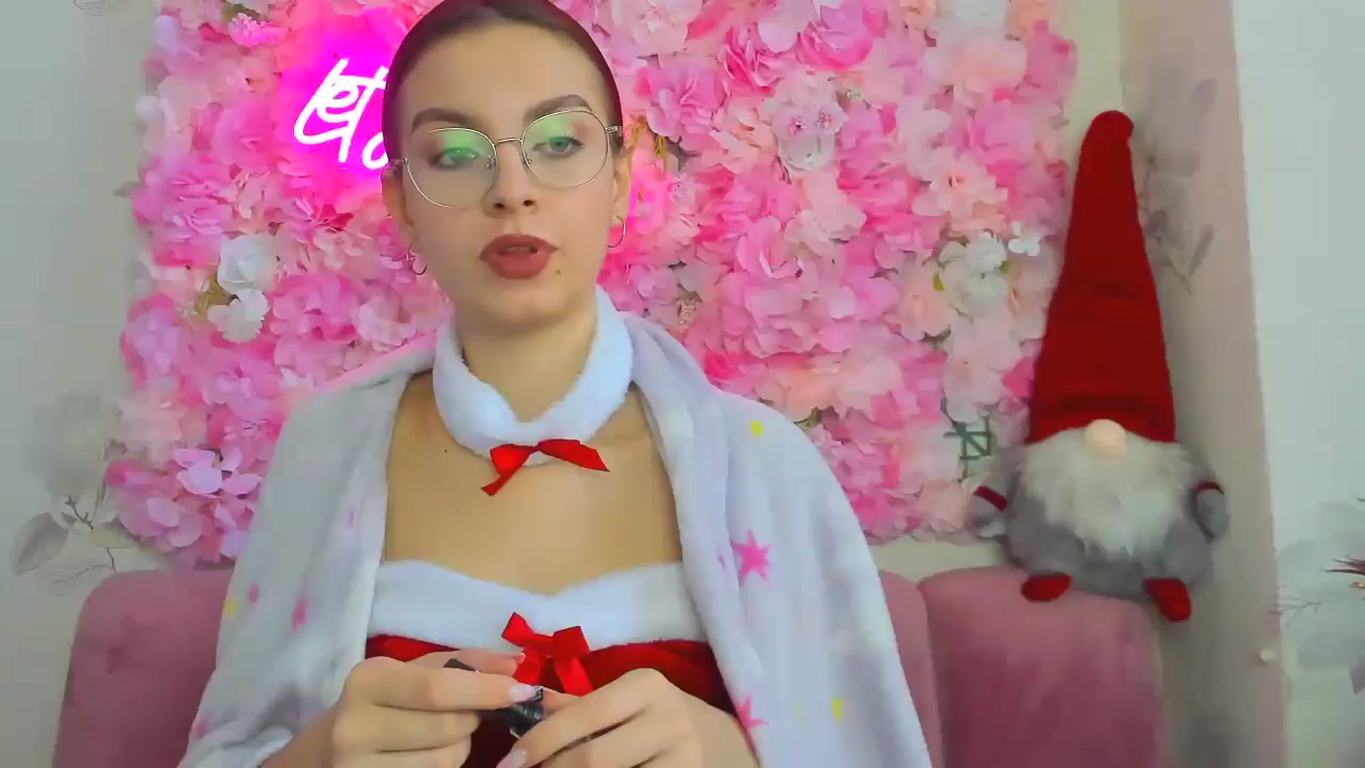 Gallery image thumbnail from SofiaLiub's myfreecams stream on, 12/19/2024, 11:25 image 17 of 20