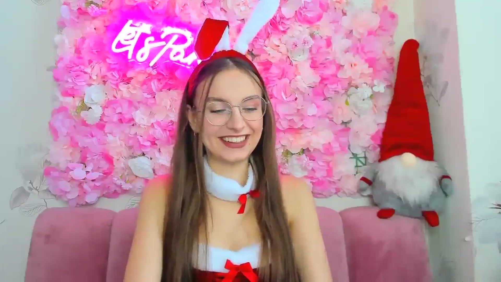 Gallery image thumbnail from SofiaLiub's myfreecams stream on, 12/19/2024, 12:20 image 9 of 20