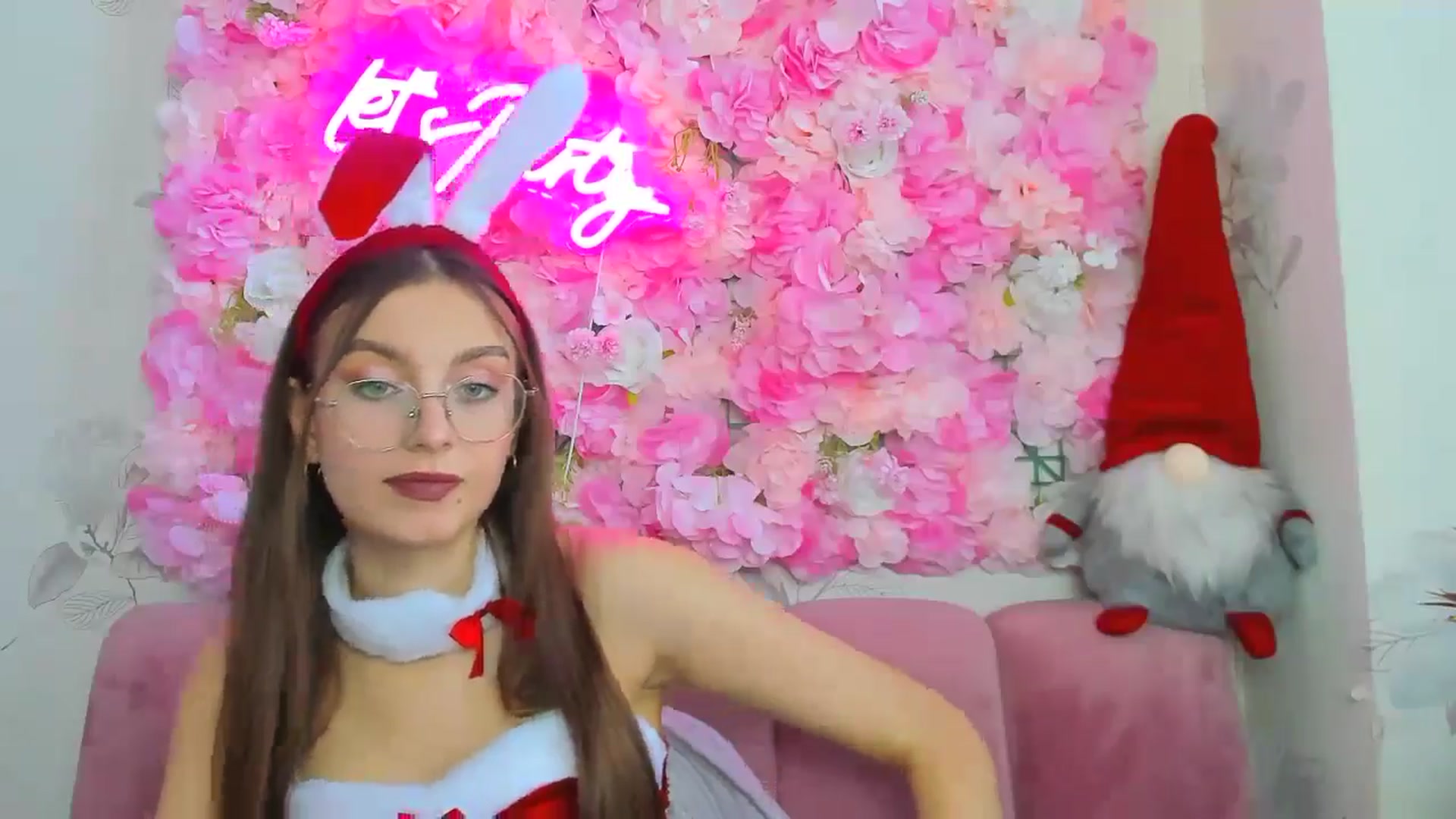 Gallery image thumbnail from SofiaLiub's myfreecams stream on, 12/19/2024, 12:20 image 5 of 20