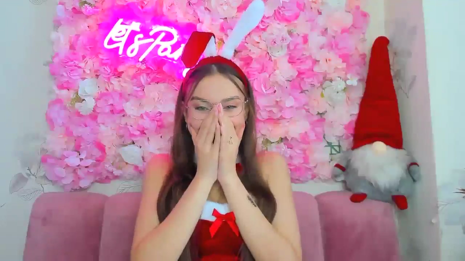 Gallery image thumbnail from SofiaLiub's myfreecams stream on, 12/19/2024, 12:20 image 10 of 20