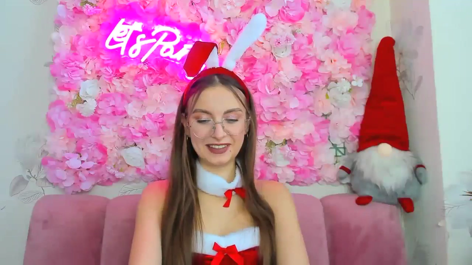 Gallery image thumbnail from SofiaLiub's myfreecams stream on, 12/19/2024, 12:20 image 8 of 20