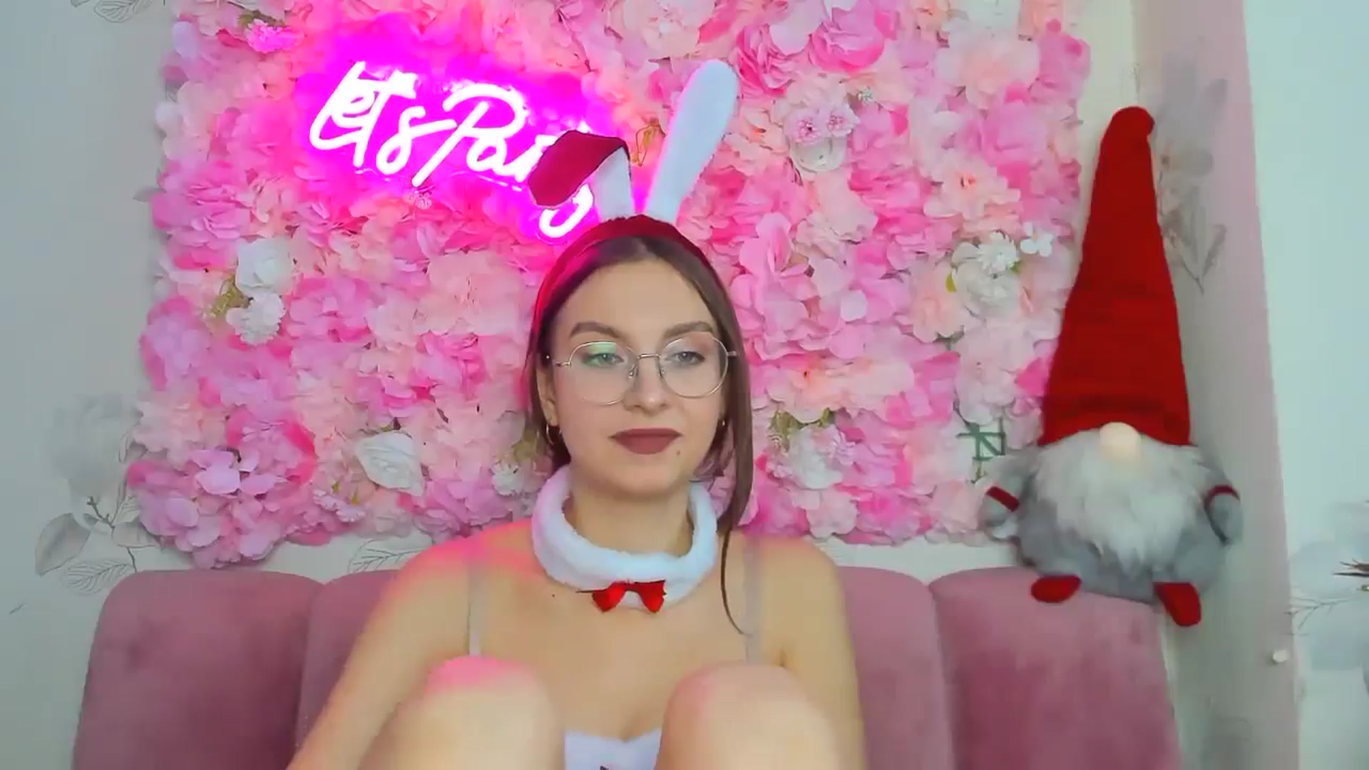 Gallery image thumbnail from SofiaLiub's myfreecams stream on, 12/19/2024, 14:05 image 12 of 20