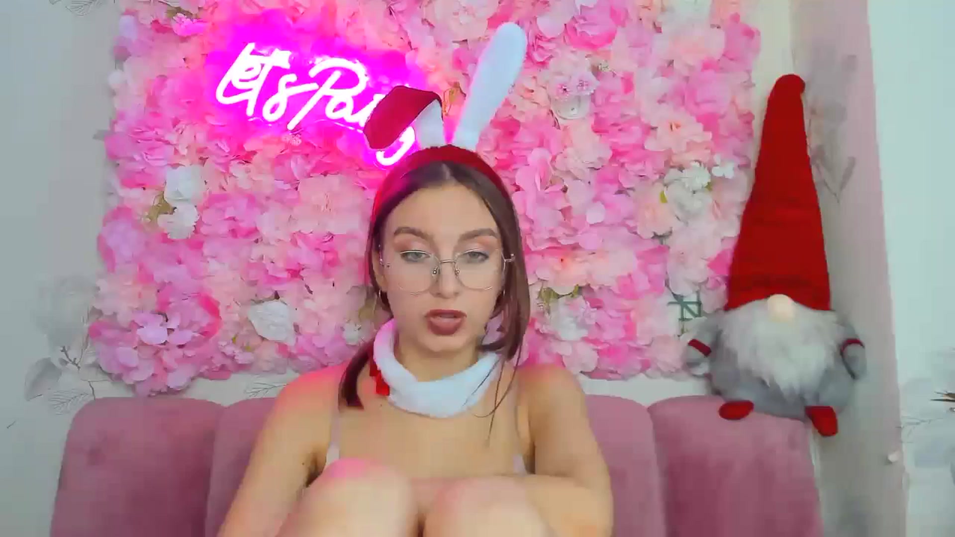 Gallery image thumbnail from SofiaLiub's myfreecams stream on, 12/19/2024, 14:05 image 9 of 20