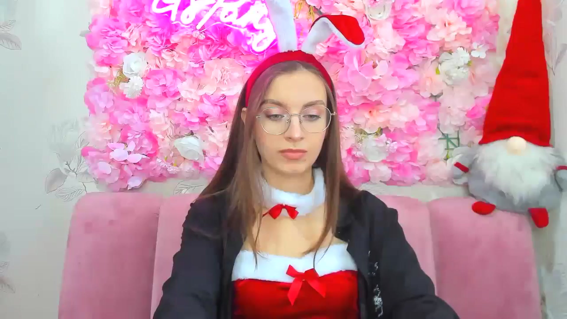 Gallery image thumbnail from SofiaLiub's myfreecams stream on, 12/20/2024, 12:43 image 1 of 20