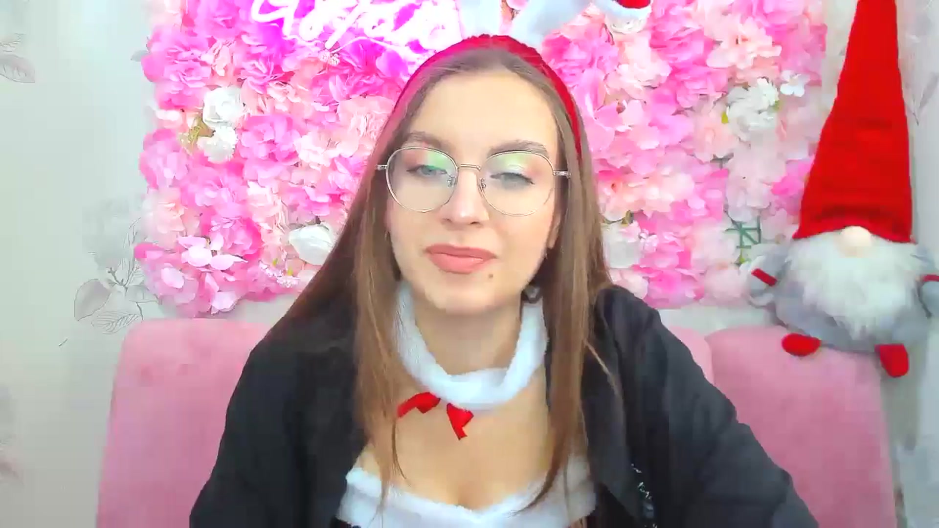 Gallery image thumbnail from SofiaLiub's myfreecams stream on, 12/20/2024, 12:43 image 2 of 20