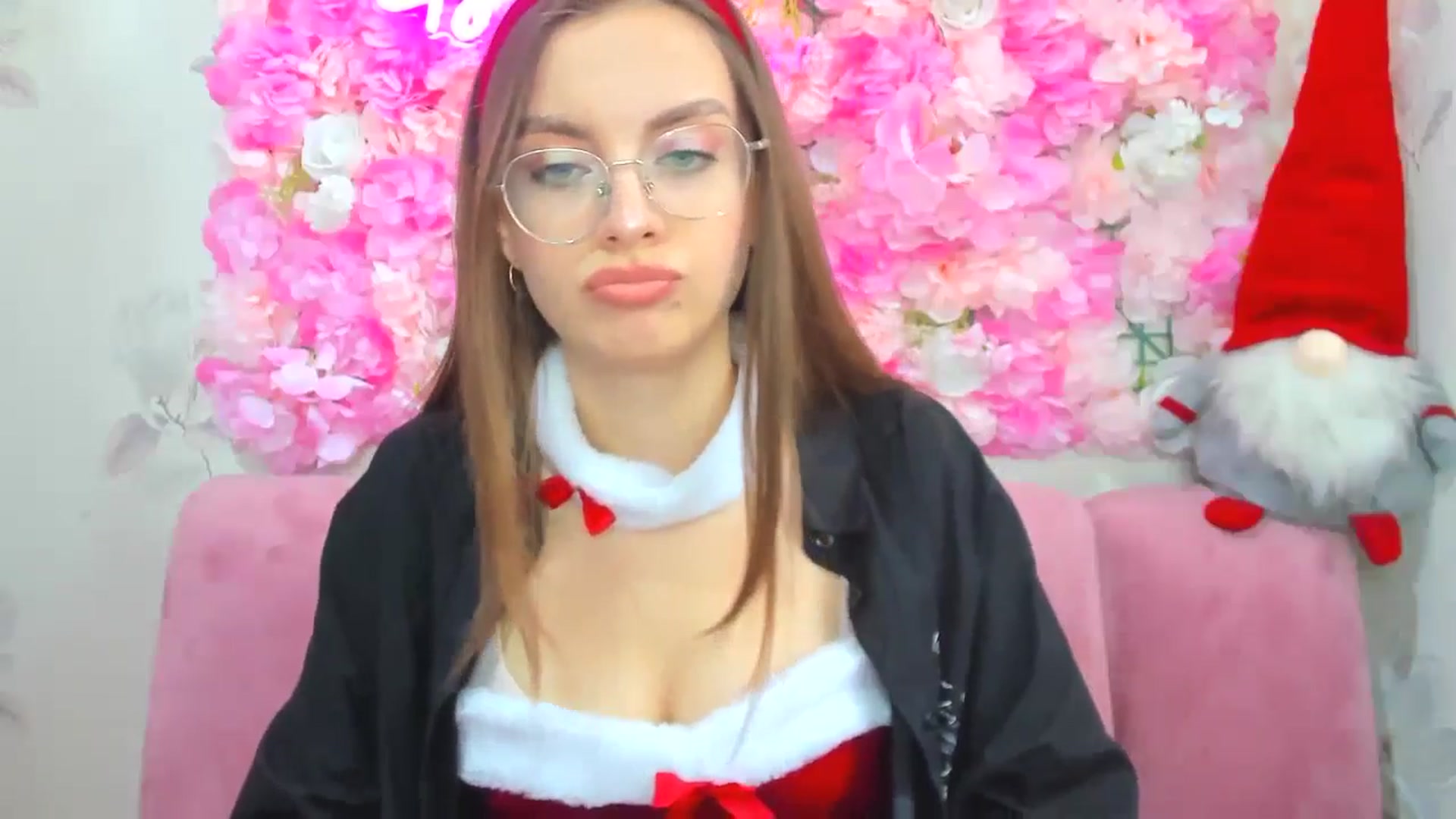 Gallery image thumbnail from SofiaLiub's myfreecams stream on, 12/20/2024, 12:43 image 6 of 20