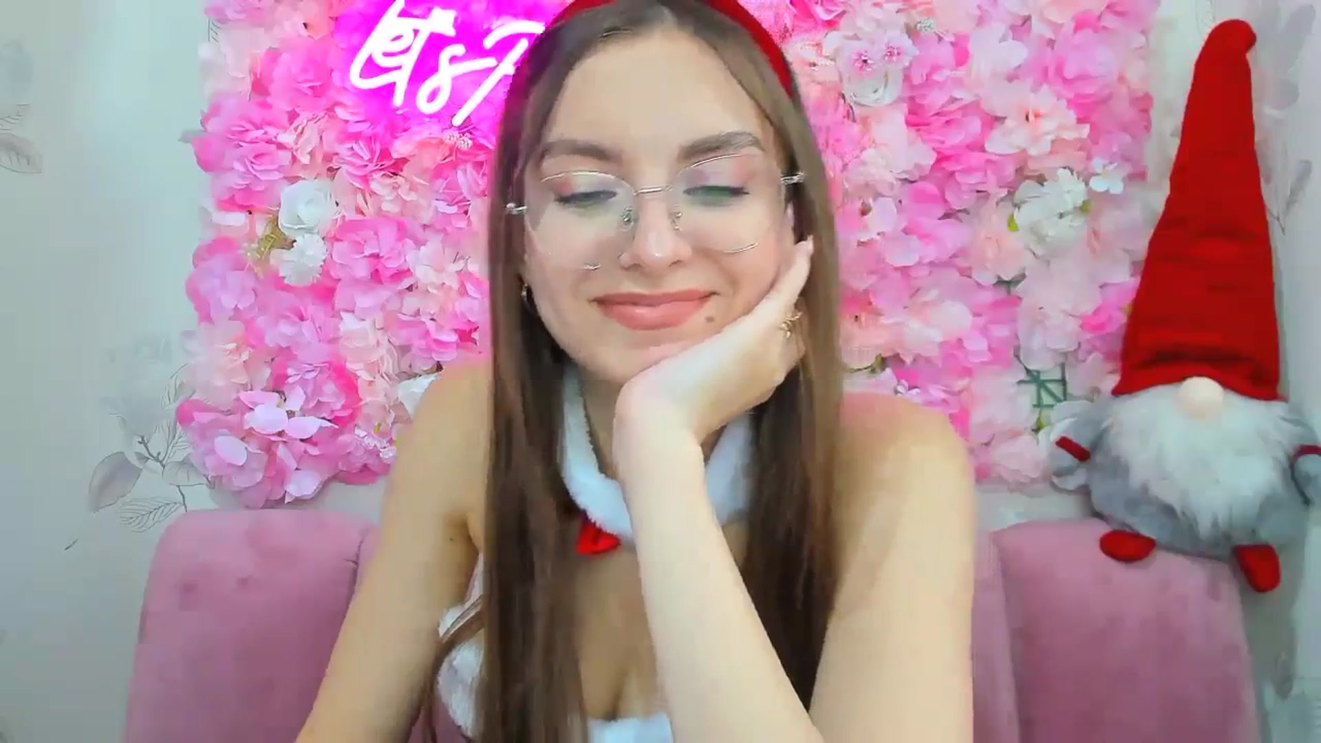 Gallery image thumbnail from SofiaLiub's myfreecams stream on, 12/20/2024, 12:43 image 15 of 20