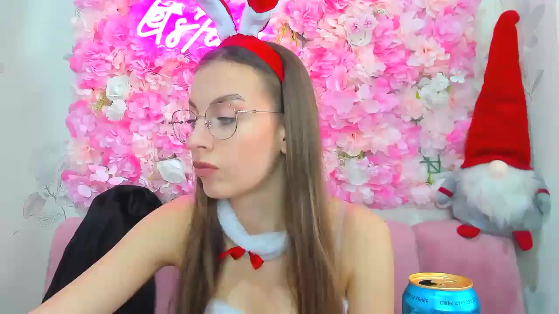 Gallery image thumbnail from SofiaLiub's myfreecams stream on, 12/20/2024, 13:04 image 1 of 20