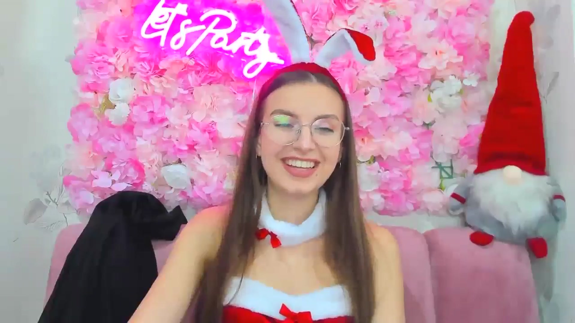 Gallery image thumbnail from SofiaLiub's myfreecams stream on, 12/20/2024, 13:04 image 6 of 20