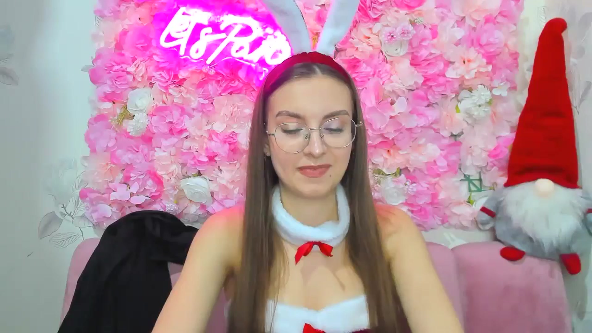 Gallery image thumbnail from SofiaLiub's myfreecams stream on, 12/20/2024, 14:12 image 12 of 20