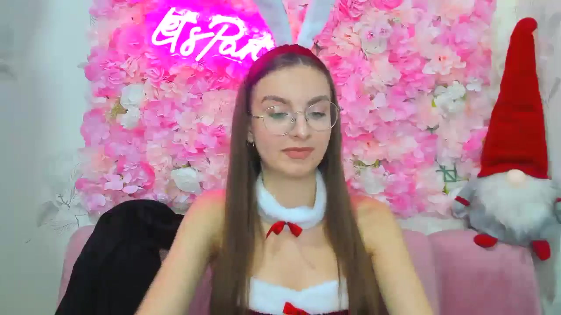 Gallery image thumbnail from SofiaLiub's myfreecams stream on, 12/20/2024, 14:12 image 10 of 20