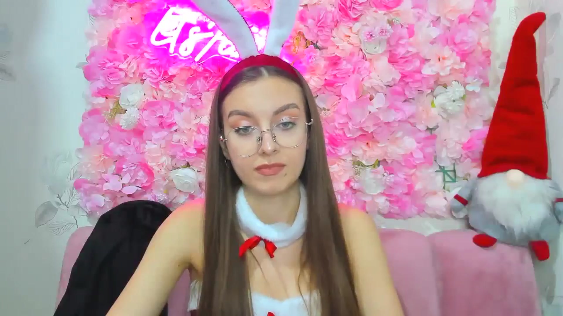 Gallery image thumbnail from SofiaLiub's myfreecams stream on, 12/20/2024, 14:12 image 20 of 20