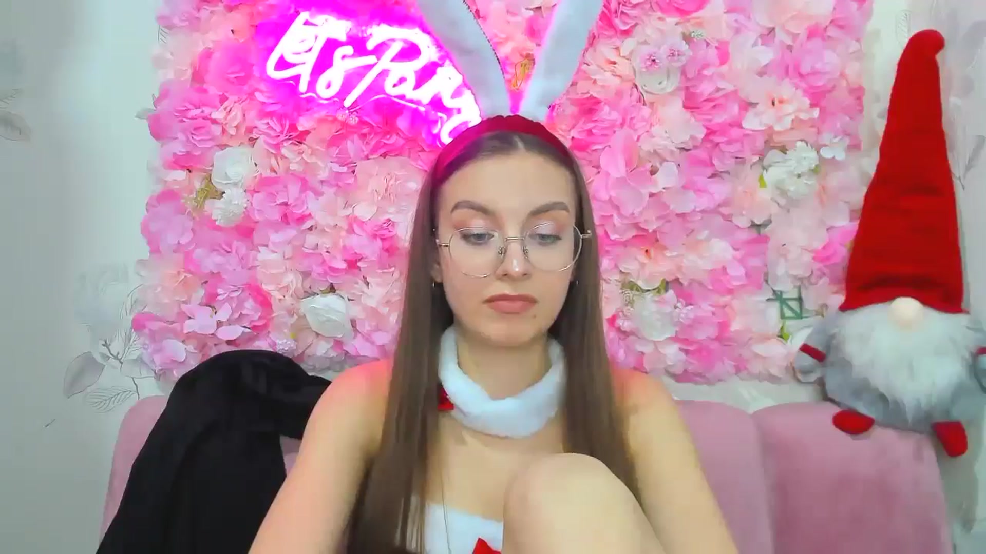 Gallery image thumbnail from SofiaLiub's myfreecams stream on, 12/20/2024, 14:12 image 6 of 20