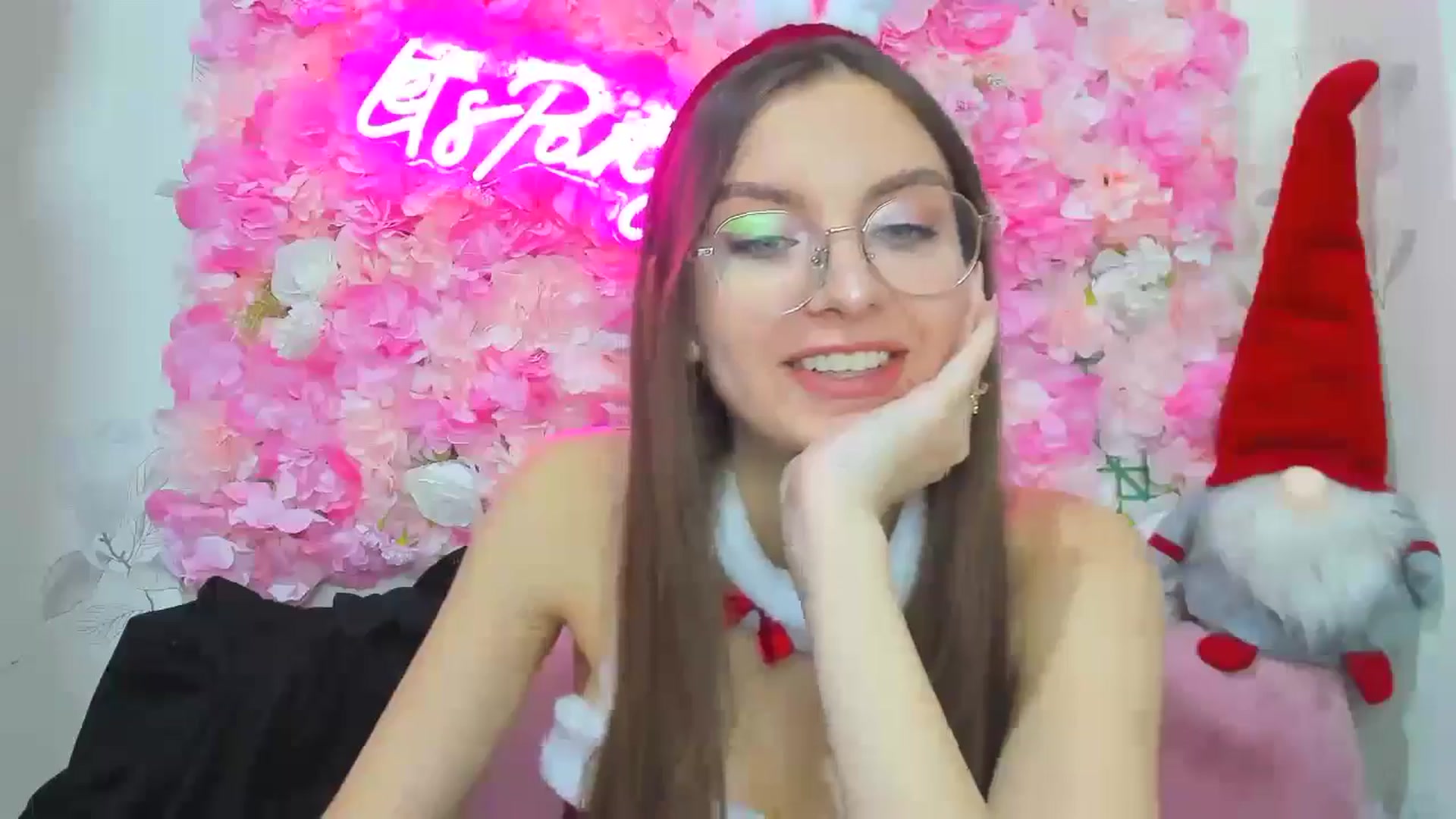 Gallery image thumbnail from SofiaLiub's myfreecams stream on, 12/20/2024, 15:27 image 17 of 20