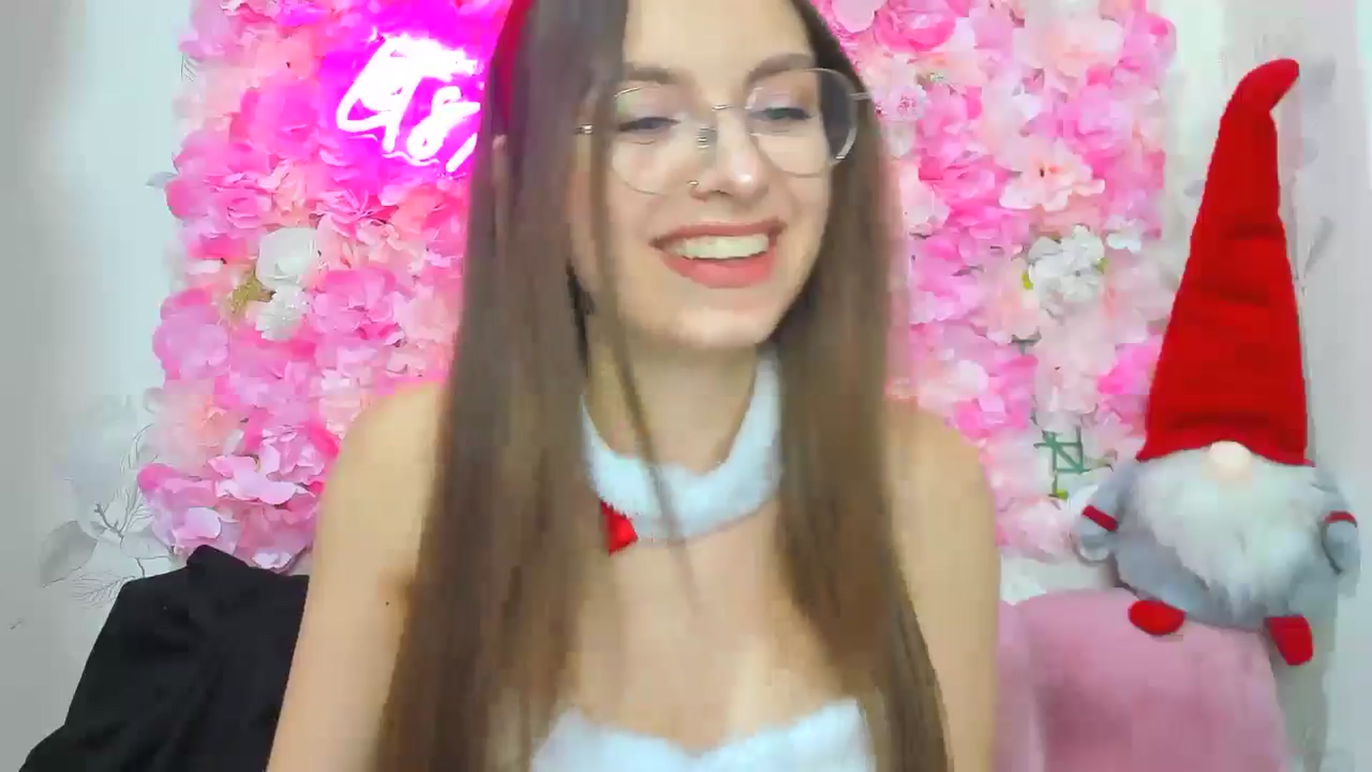 Gallery image thumbnail from SofiaLiub's myfreecams stream on, 12/20/2024, 15:27 image 6 of 20