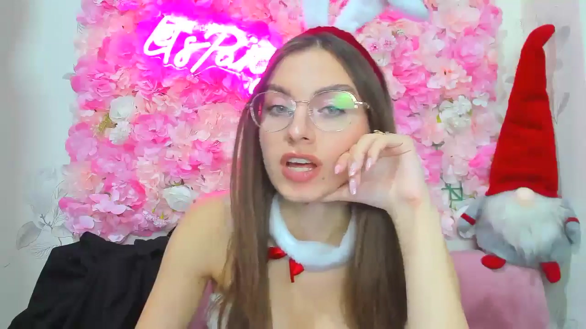 Gallery image thumbnail from SofiaLiub's myfreecams stream on, 12/20/2024, 15:27 image 4 of 20