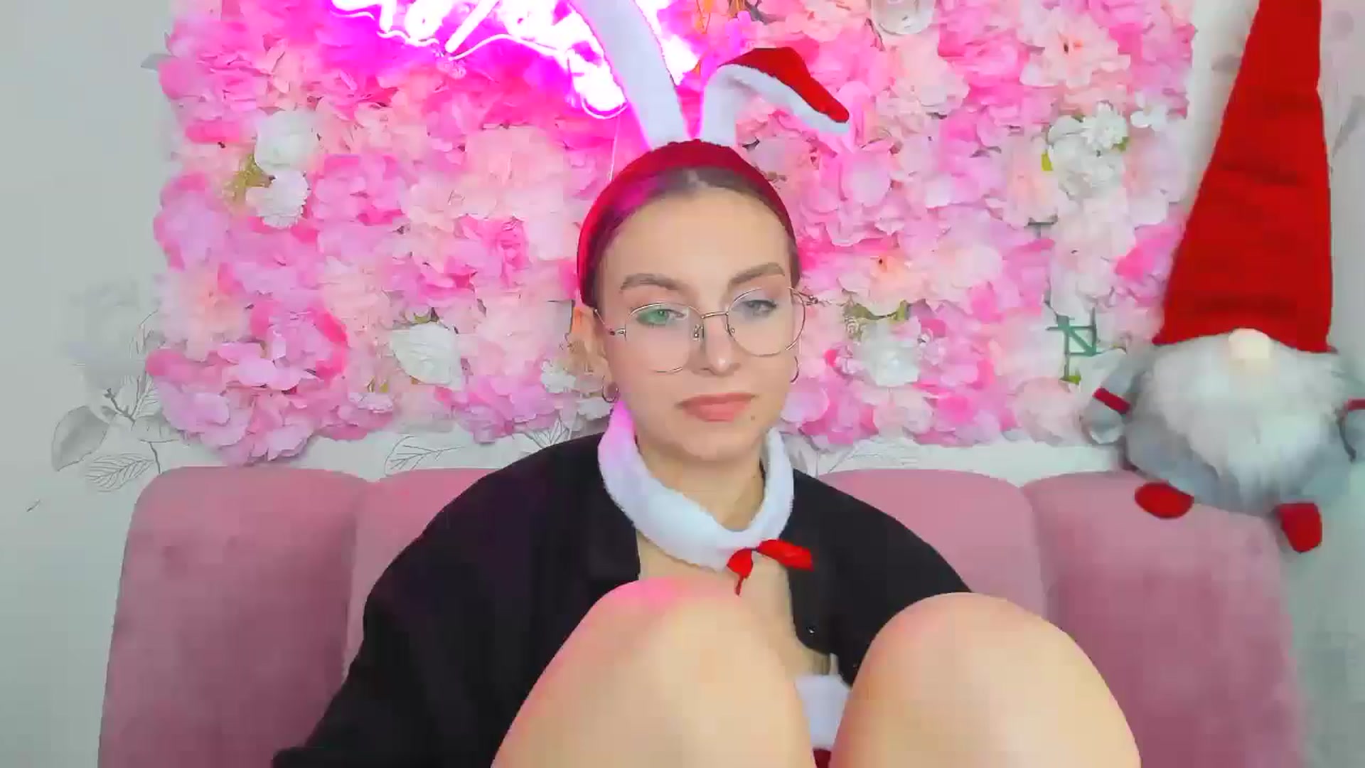 Gallery image thumbnail from SofiaLiub's myfreecams stream on, 12/21/2024, 11:54 image 16 of 20