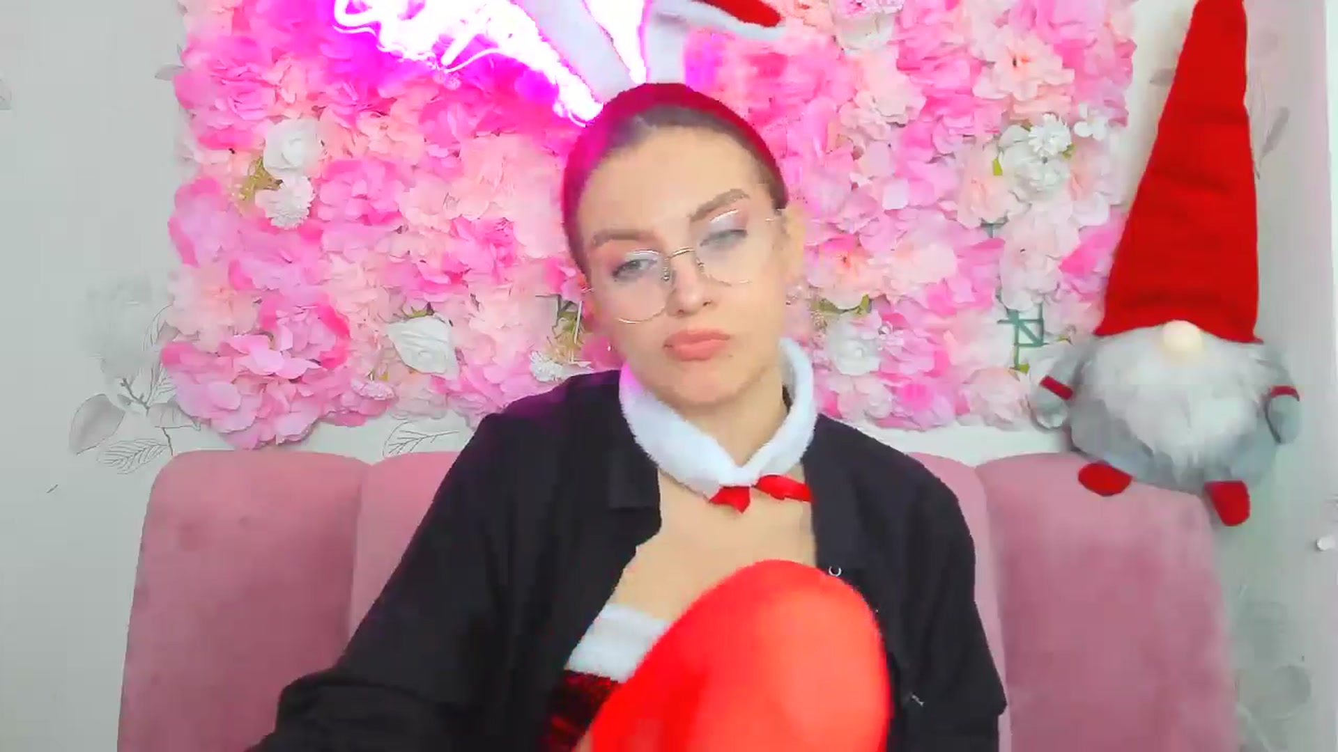 Gallery image thumbnail from SofiaLiub's myfreecams stream on, 12/21/2024, 11:54 image 9 of 20