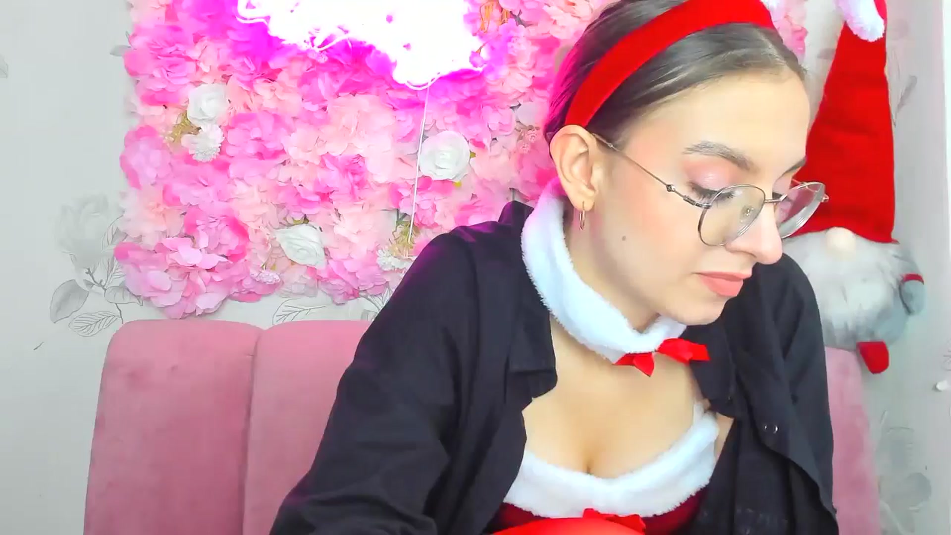 Gallery image thumbnail from SofiaLiub's myfreecams stream on, 12/21/2024, 11:54 image 6 of 20