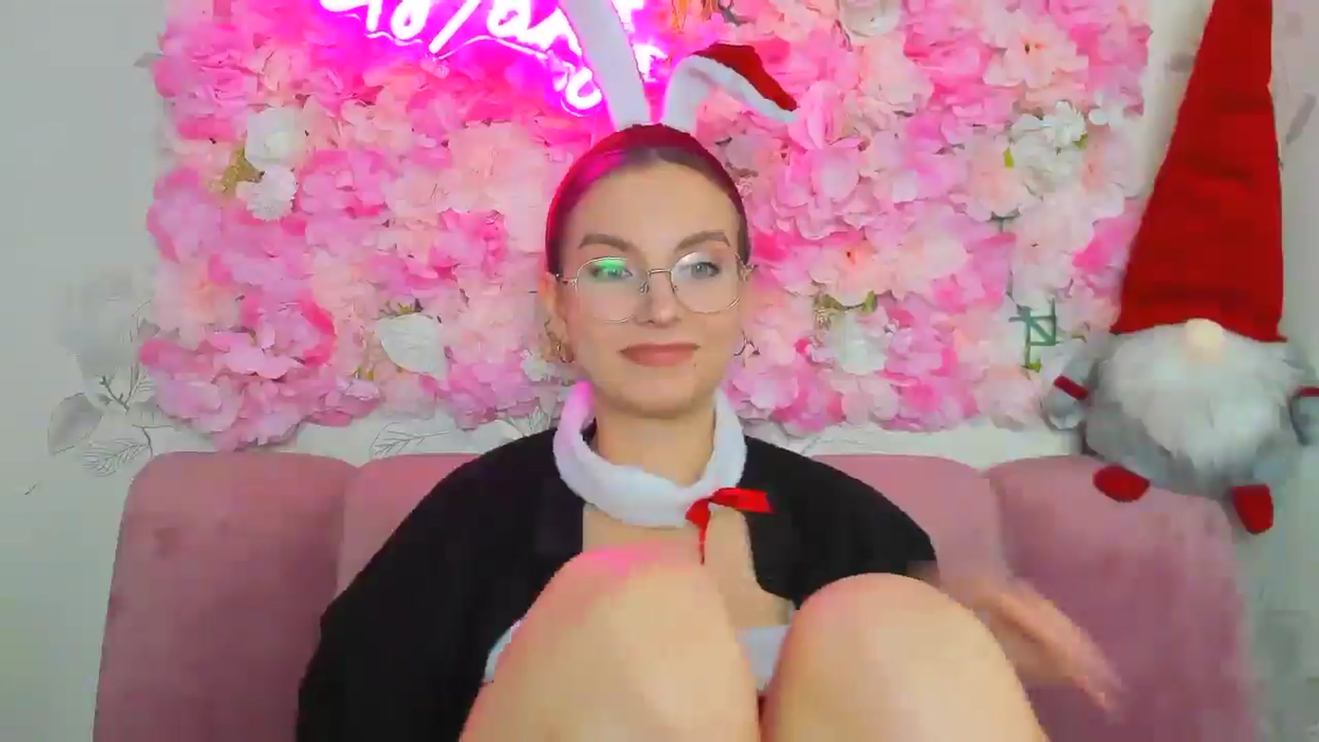 Gallery image thumbnail from SofiaLiub's myfreecams stream on, 12/21/2024, 11:54 image 15 of 20
